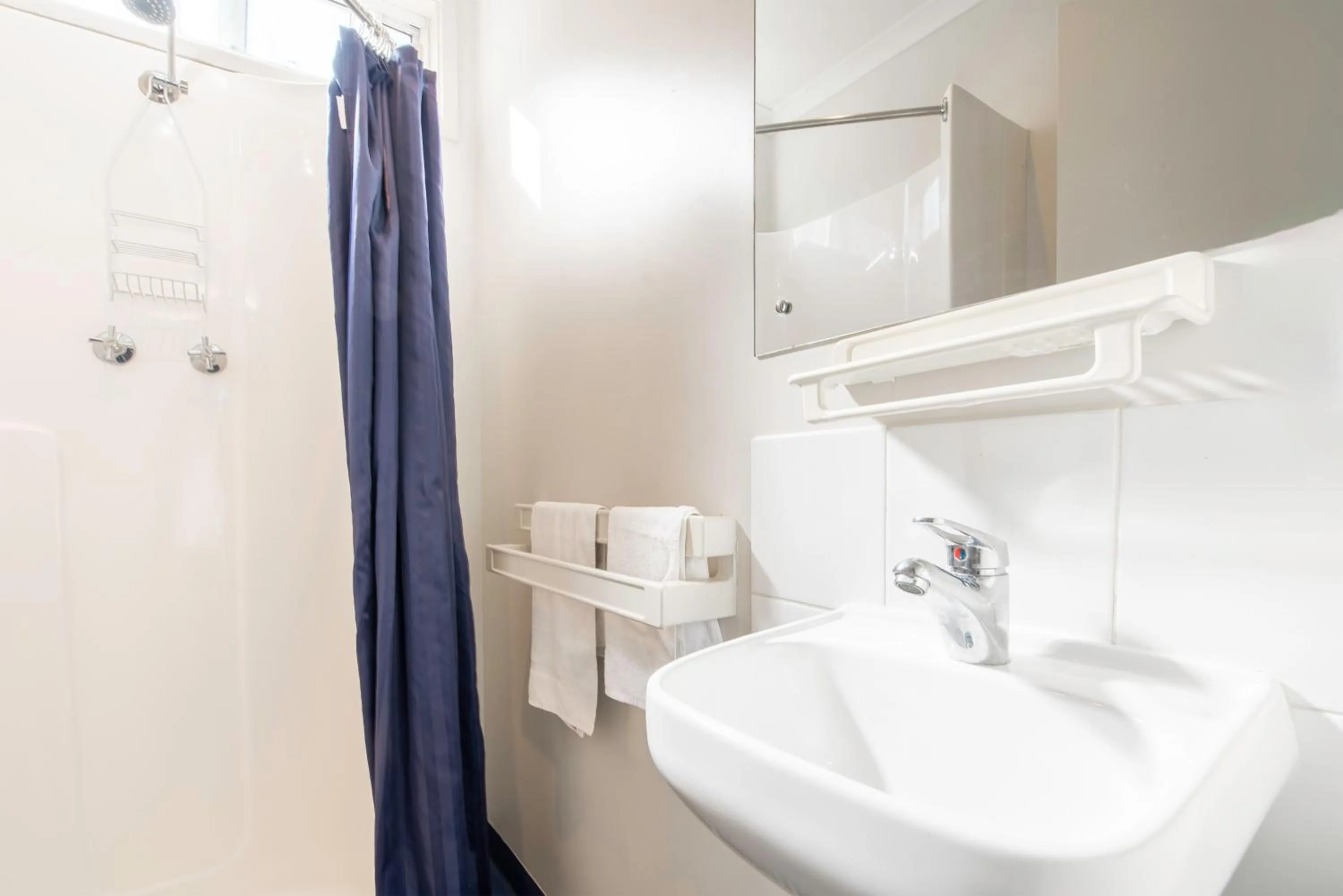 Bathroom in Echo Holiday Parks - Windsor Gardens