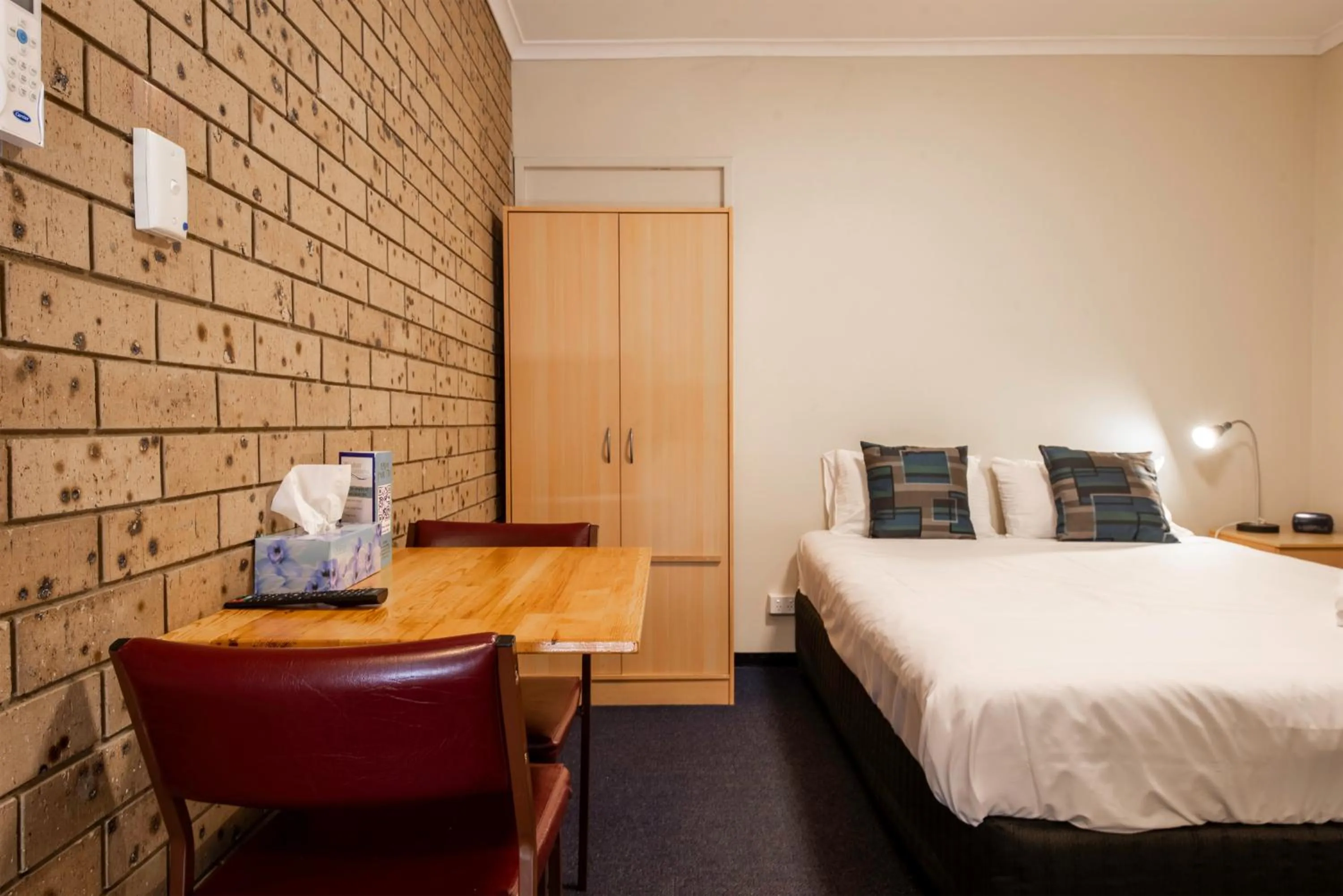 Photo of the whole room, Bed in Echo Holiday Parks - Windsor Gardens