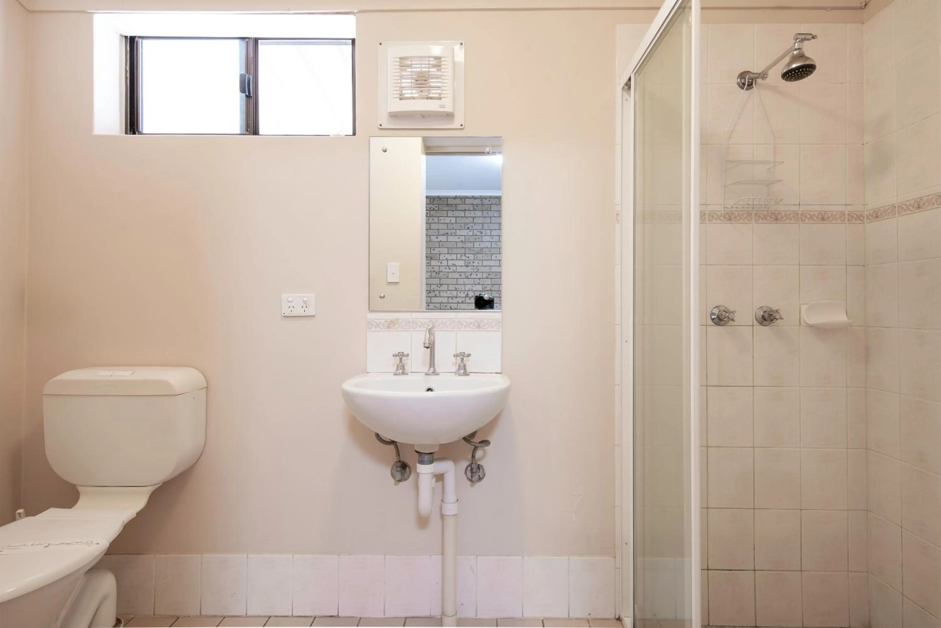 Bathroom in Echo Holiday Parks - Windsor Gardens