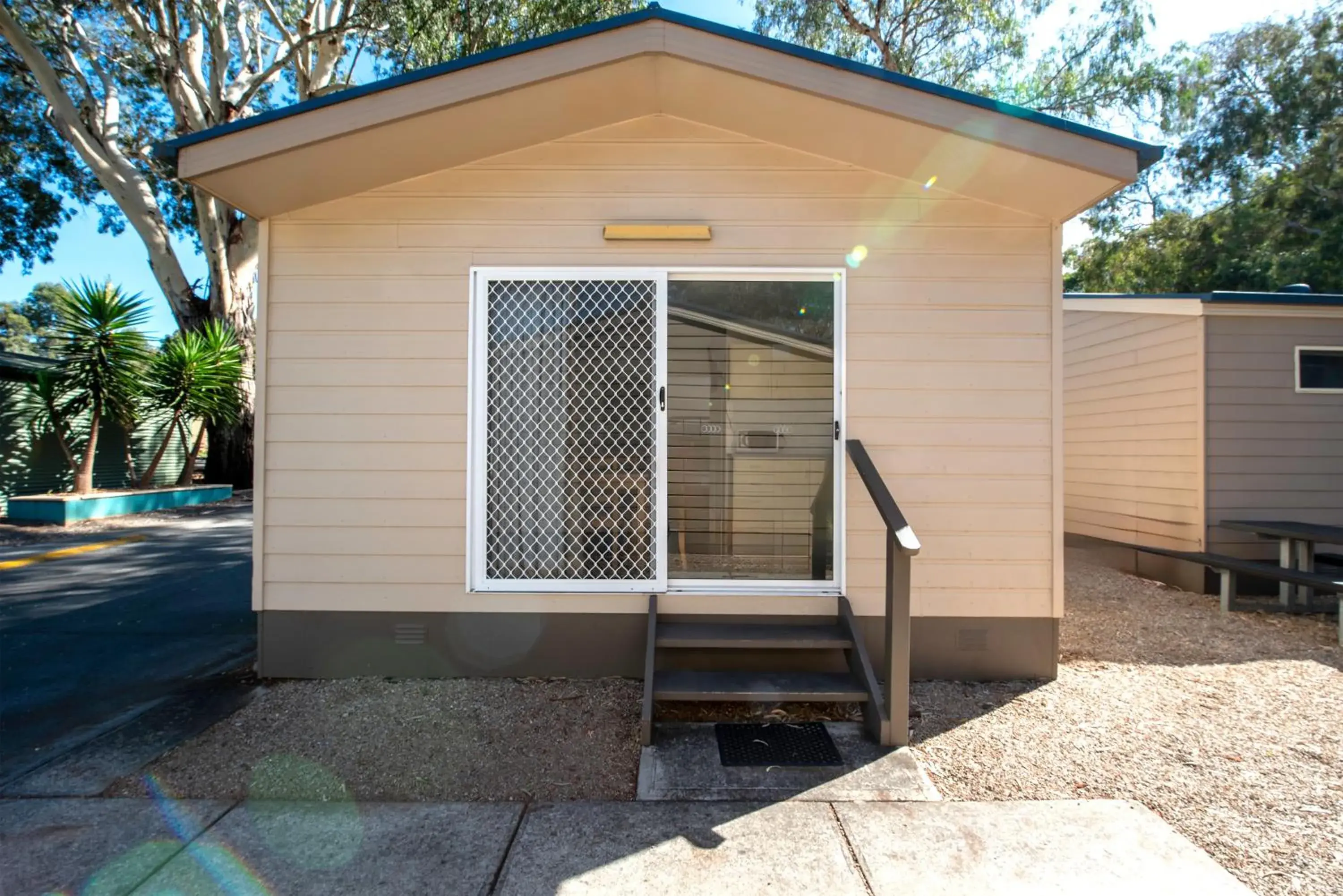 Family Cabins in Echo Holiday Parks - Windsor Gardens Family Cabins in Echo Holiday Parks - Windsor Gardens
