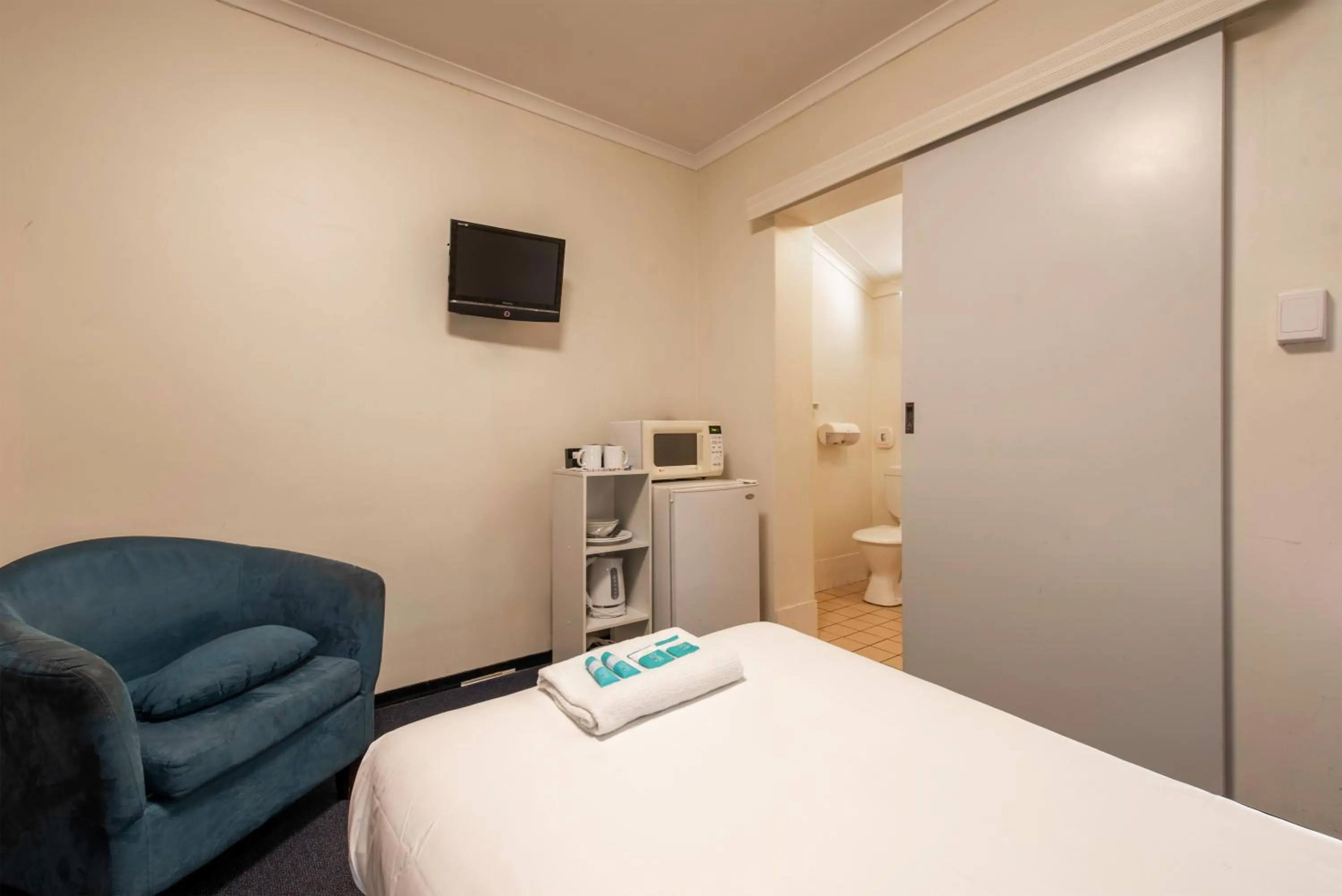 Photo of the whole room, Bed in Echo Holiday Parks - Windsor Gardens