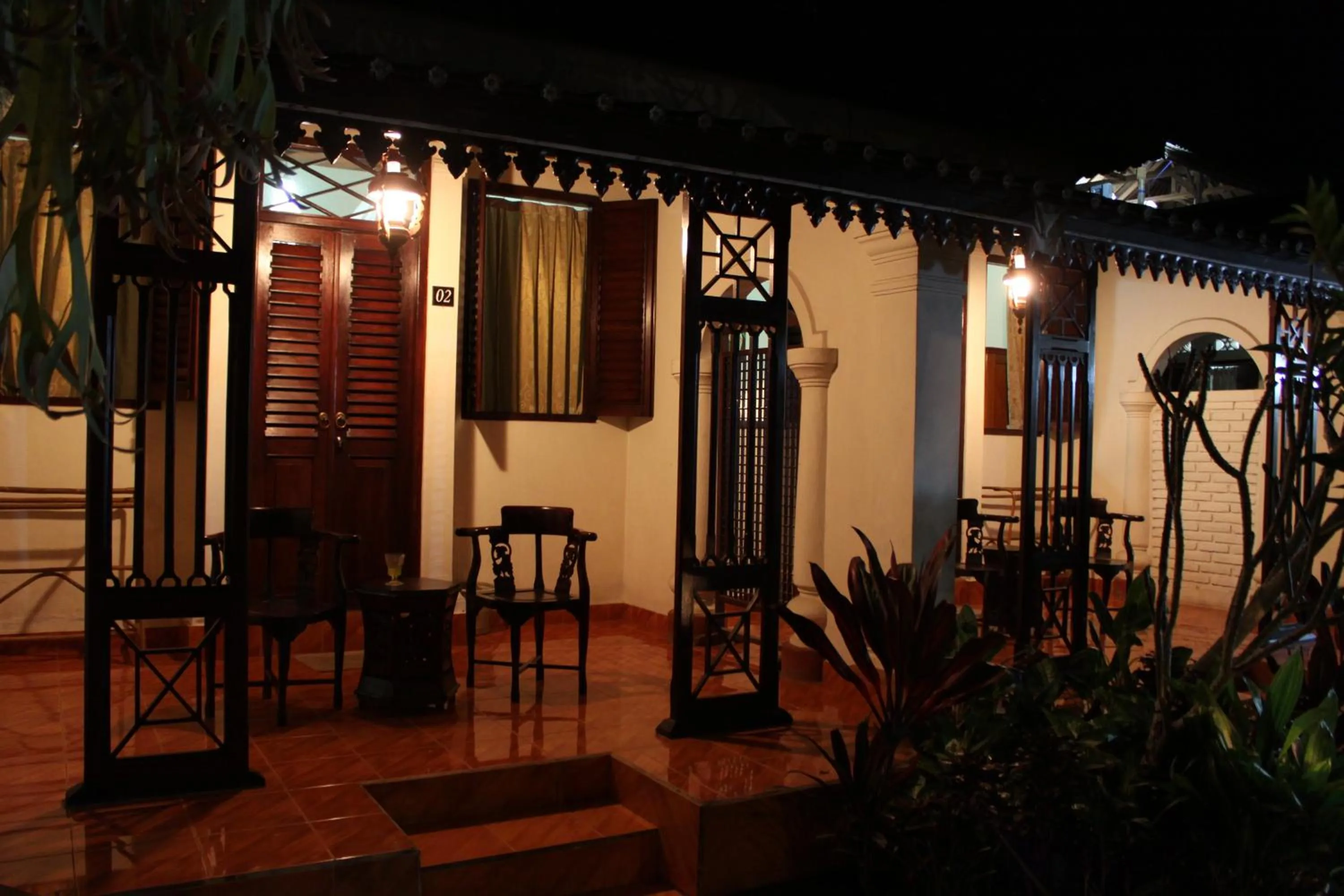 Shower in Guru Ratna