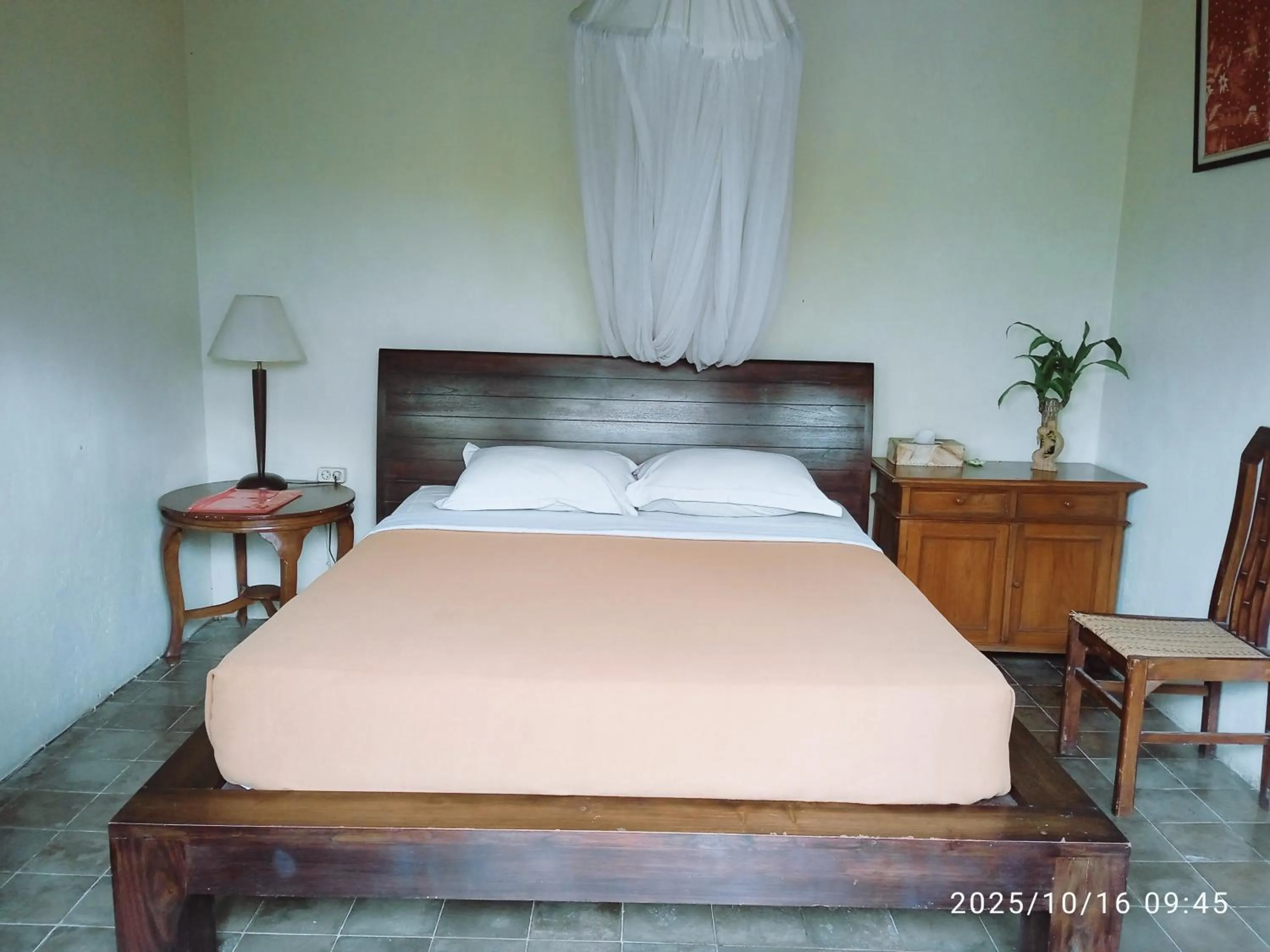 Bed in Guru Ratna