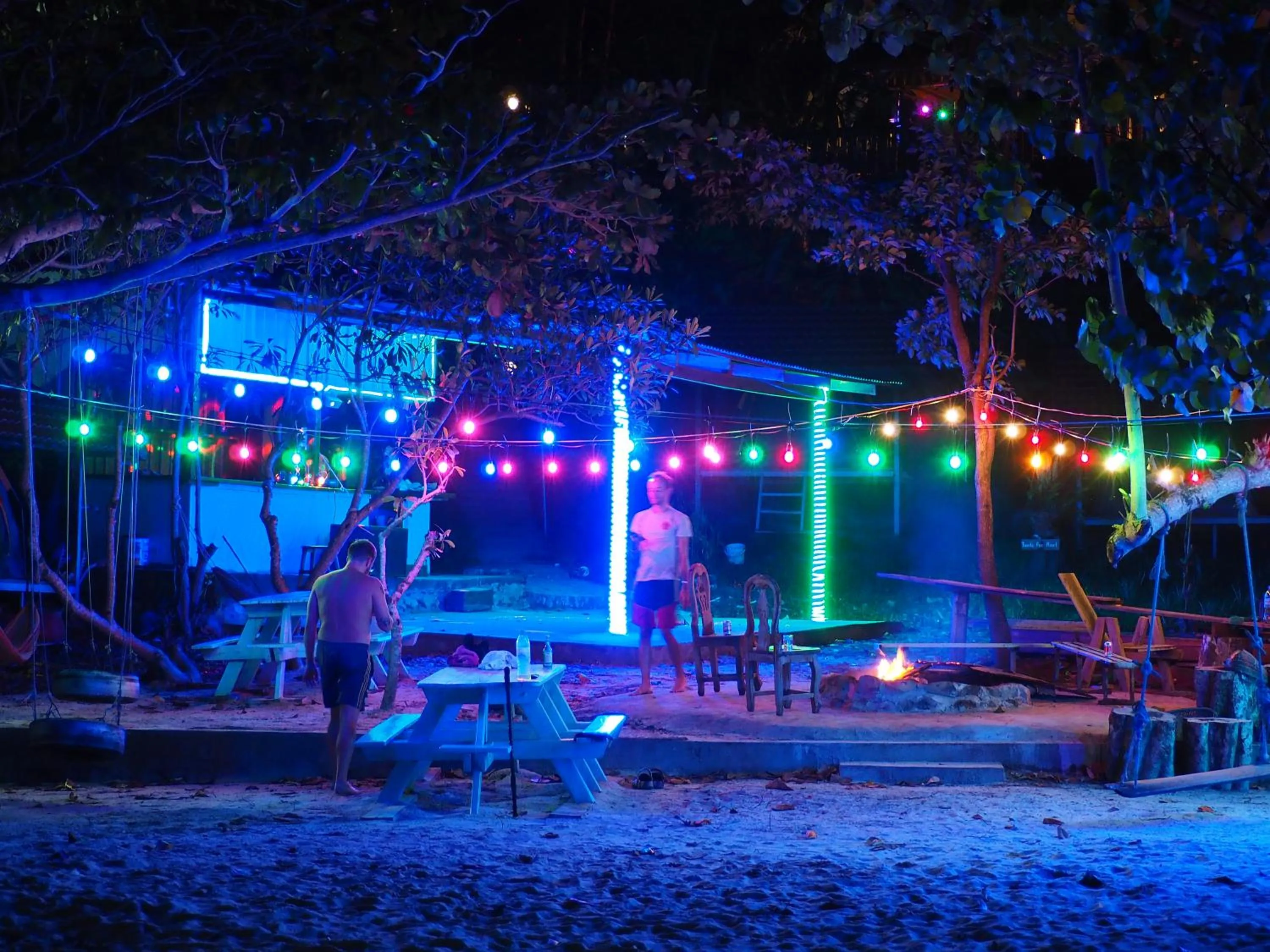 Restaurant/places to eat in Coconutbeach Bungalows
