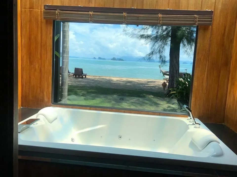 Thiwson Beach Resort - SHA Extra Plus