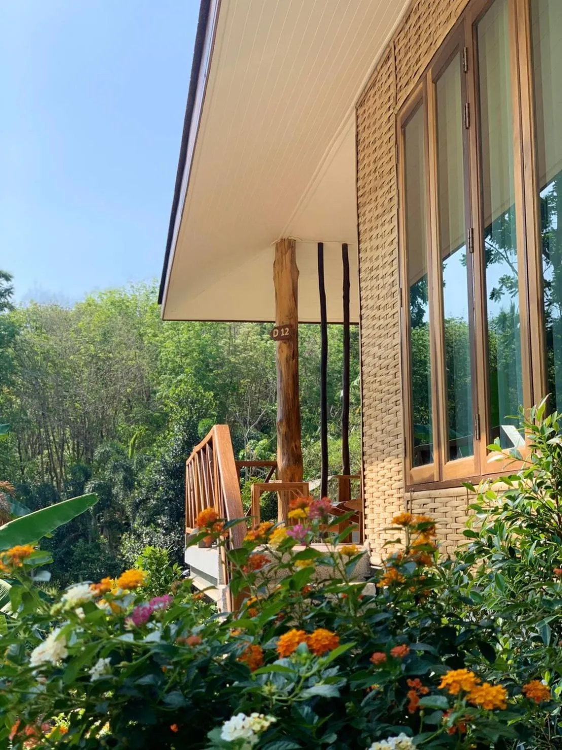 Thiwson Beach Resort - SHA Extra Plus