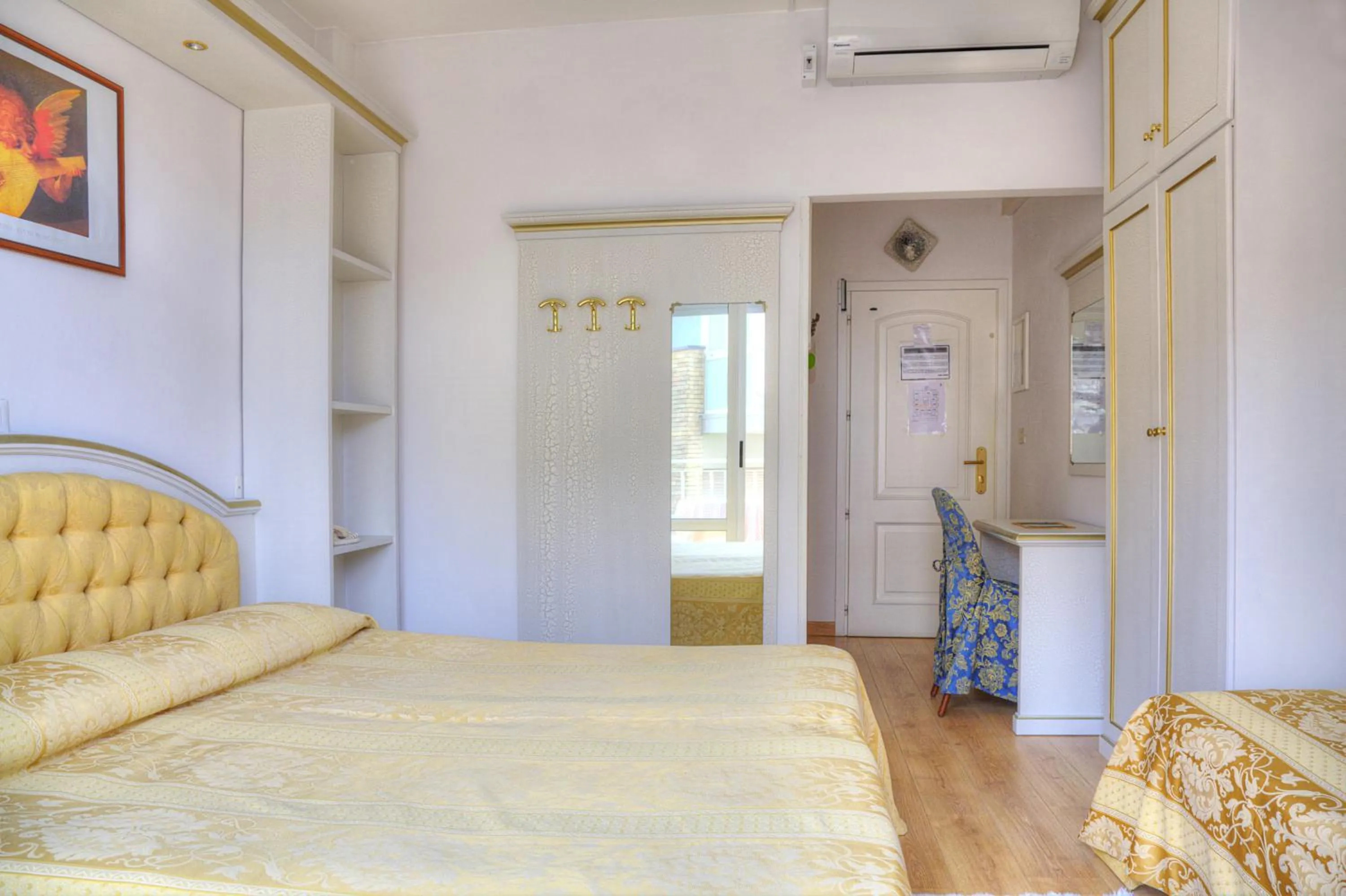 Photo of the whole room, Bed in Hotel Panama