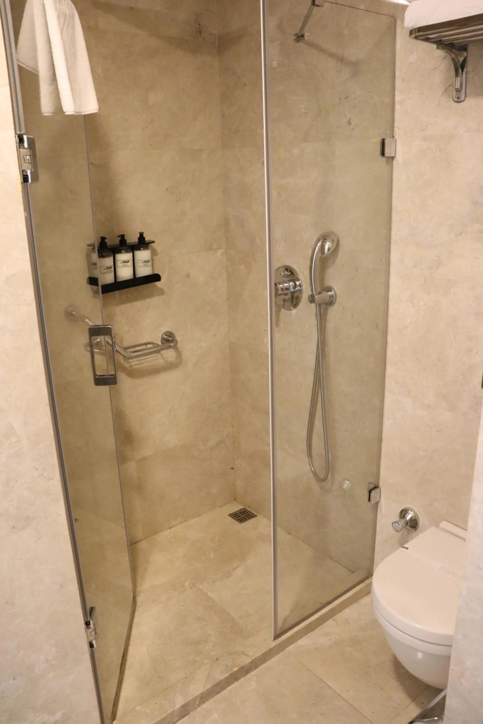 Shower in Riva Hotel Taksim