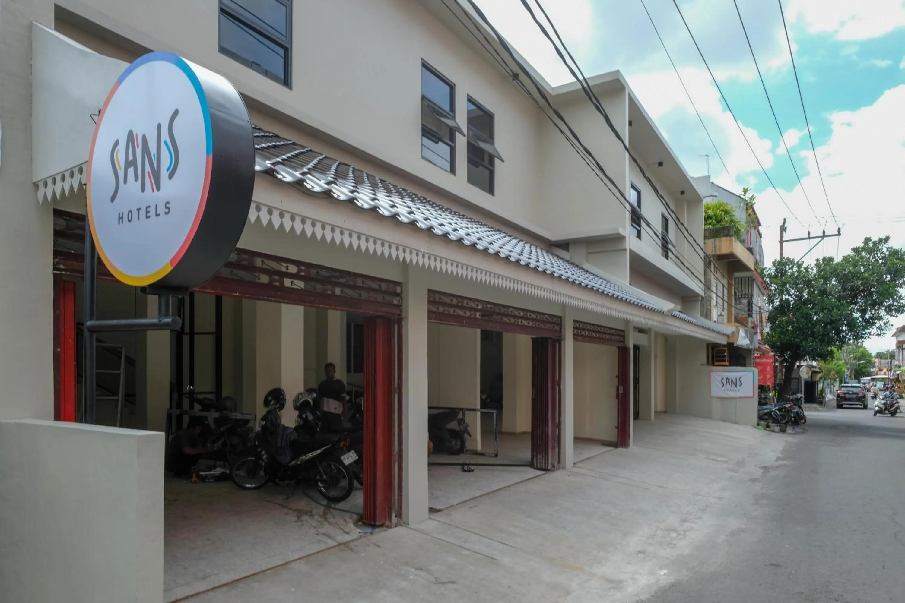 Property building in Sans Hotel Beskalan Malioboro