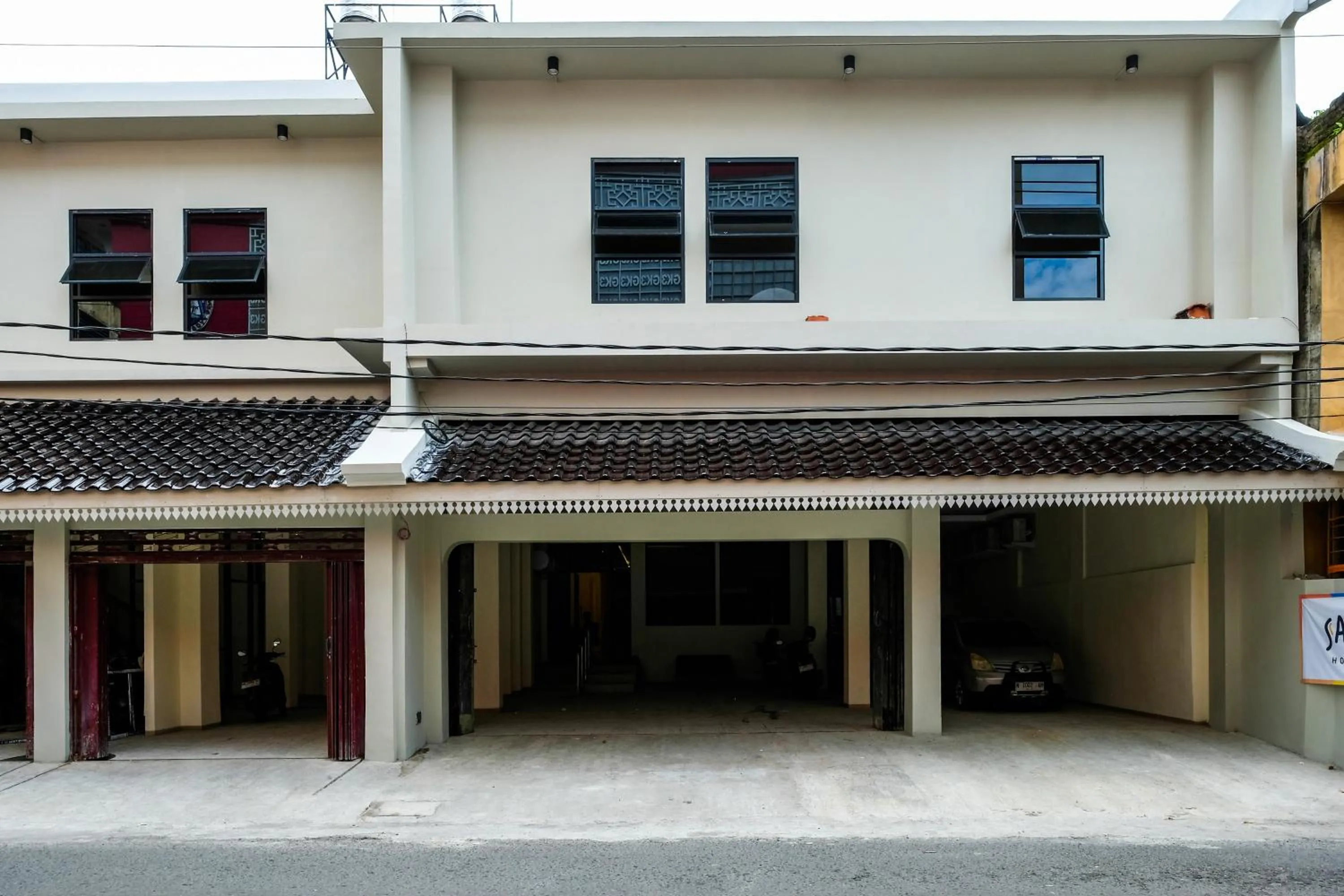 Property building in Sans Hotel Beskalan Malioboro