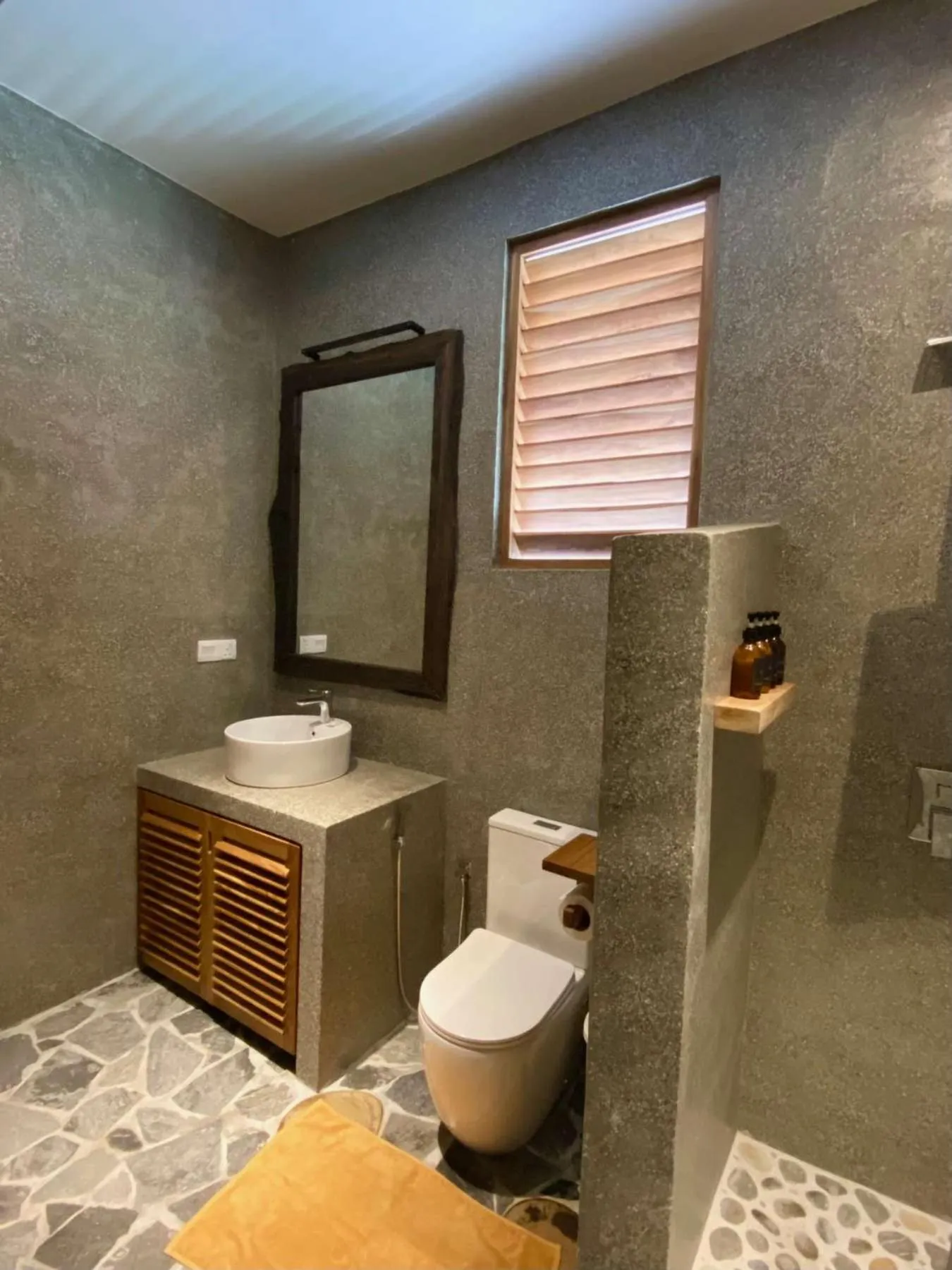 Toilet in Coast 67 Boutique Hotel