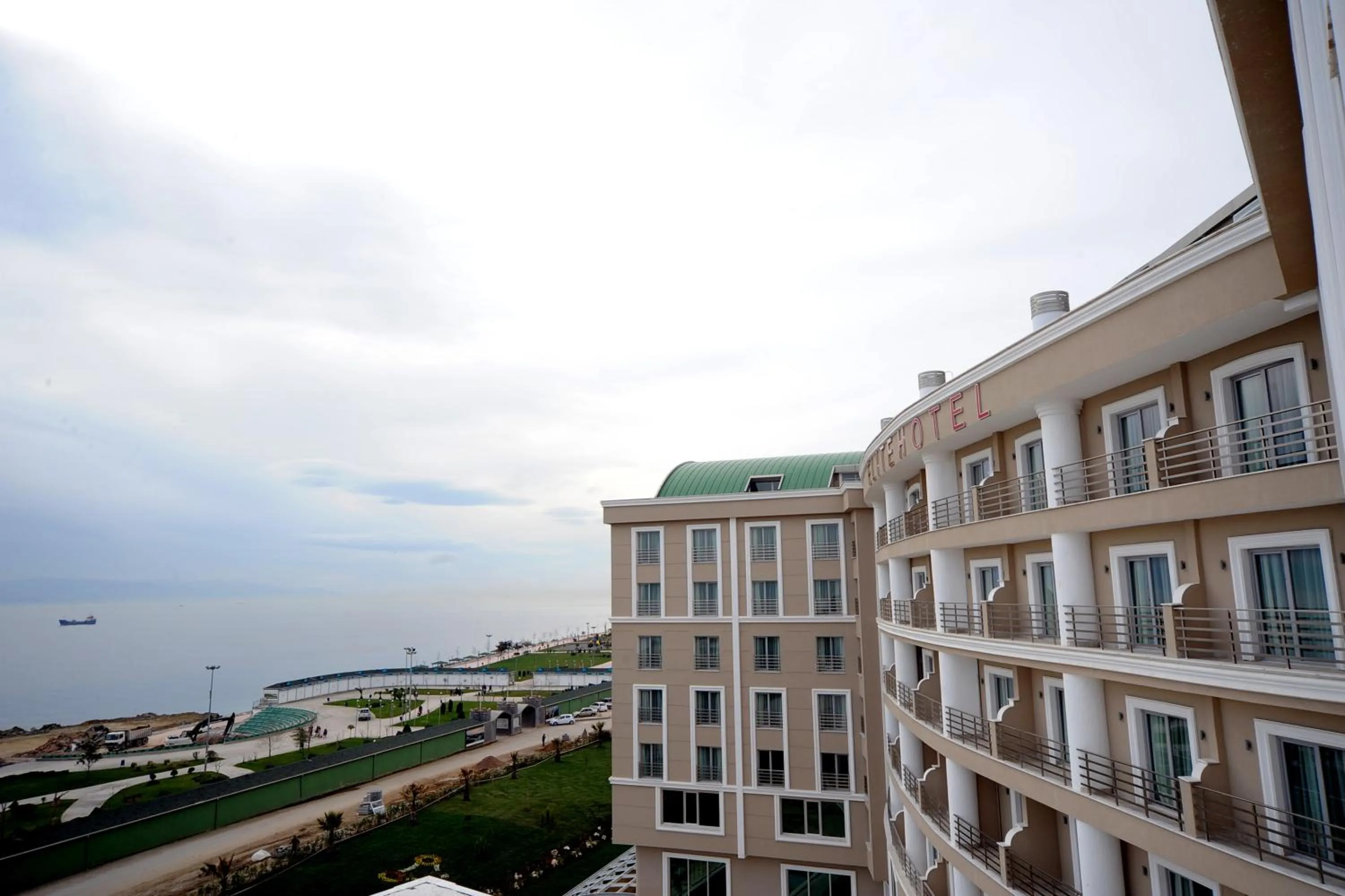 Facade/entrance in Elite Hotels Darica Spa & Convention Center