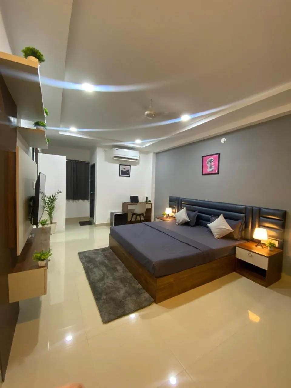 Bed in Housr 78 Madhapur Hitech City Near Yashoda Hospital