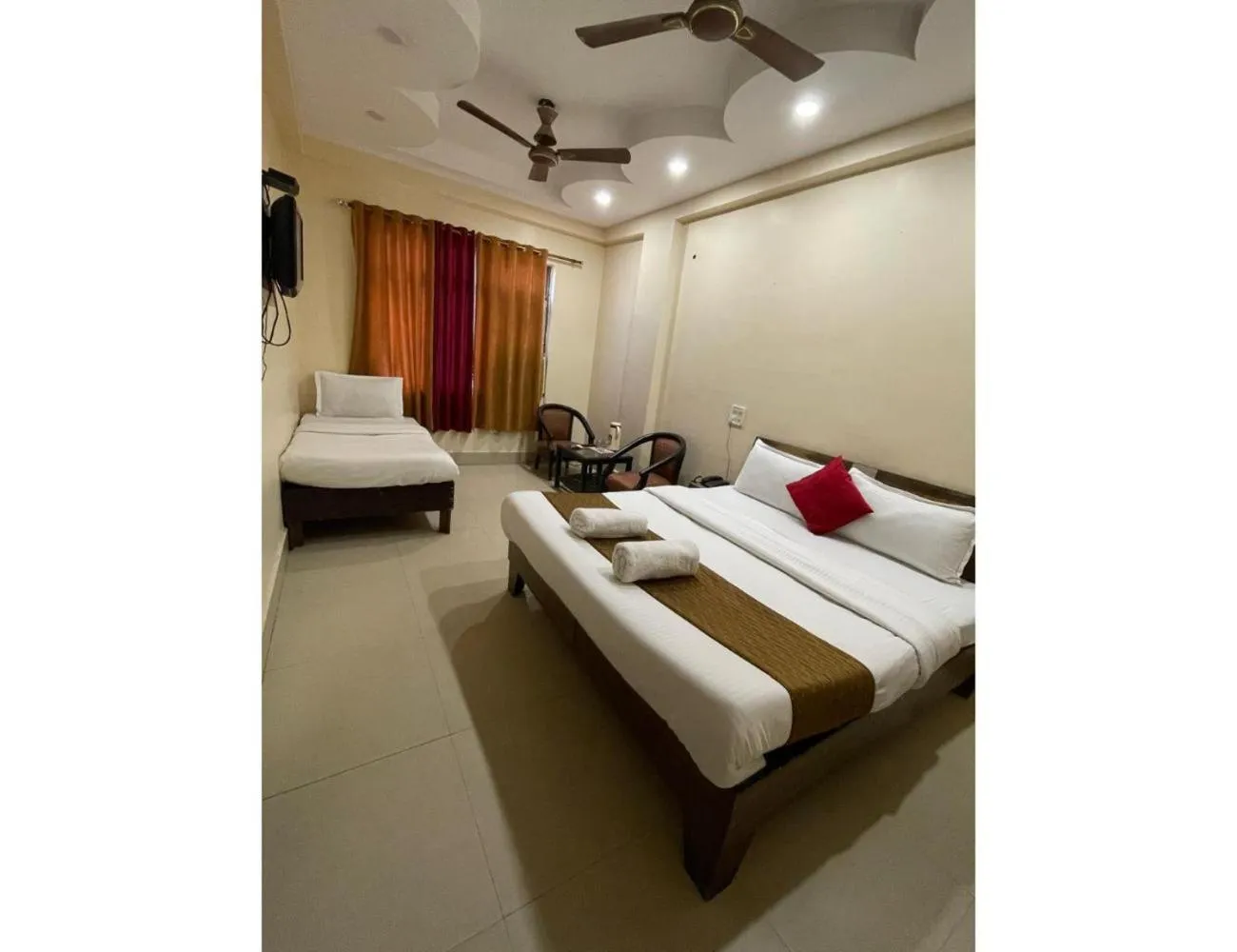 Bed in Hotel Orchid Inn, Haridwar