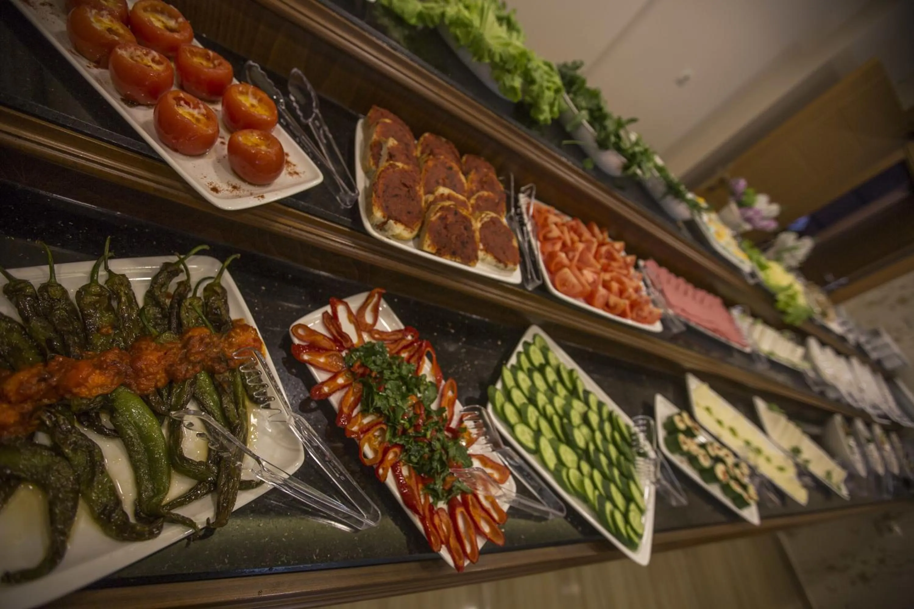 Restaurant/places to eat in Park Square Hotel