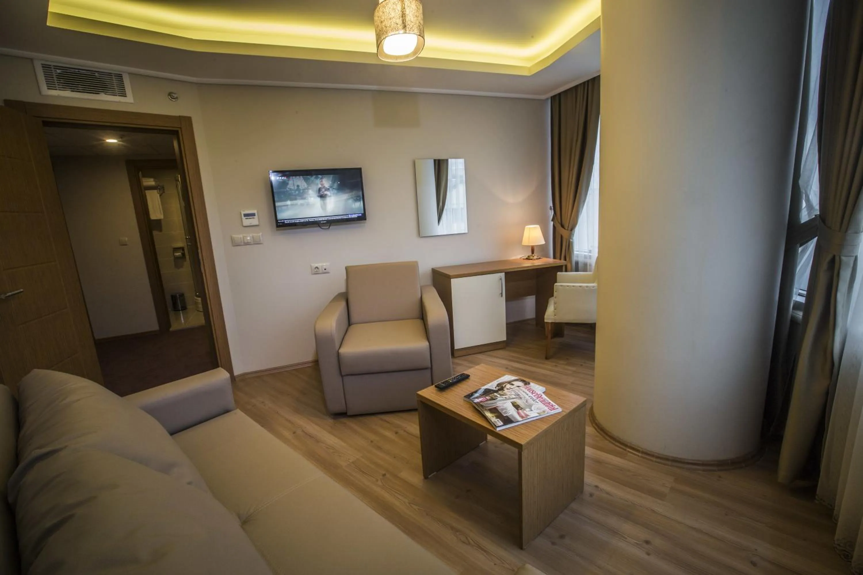 Living room in Park Square Hotel