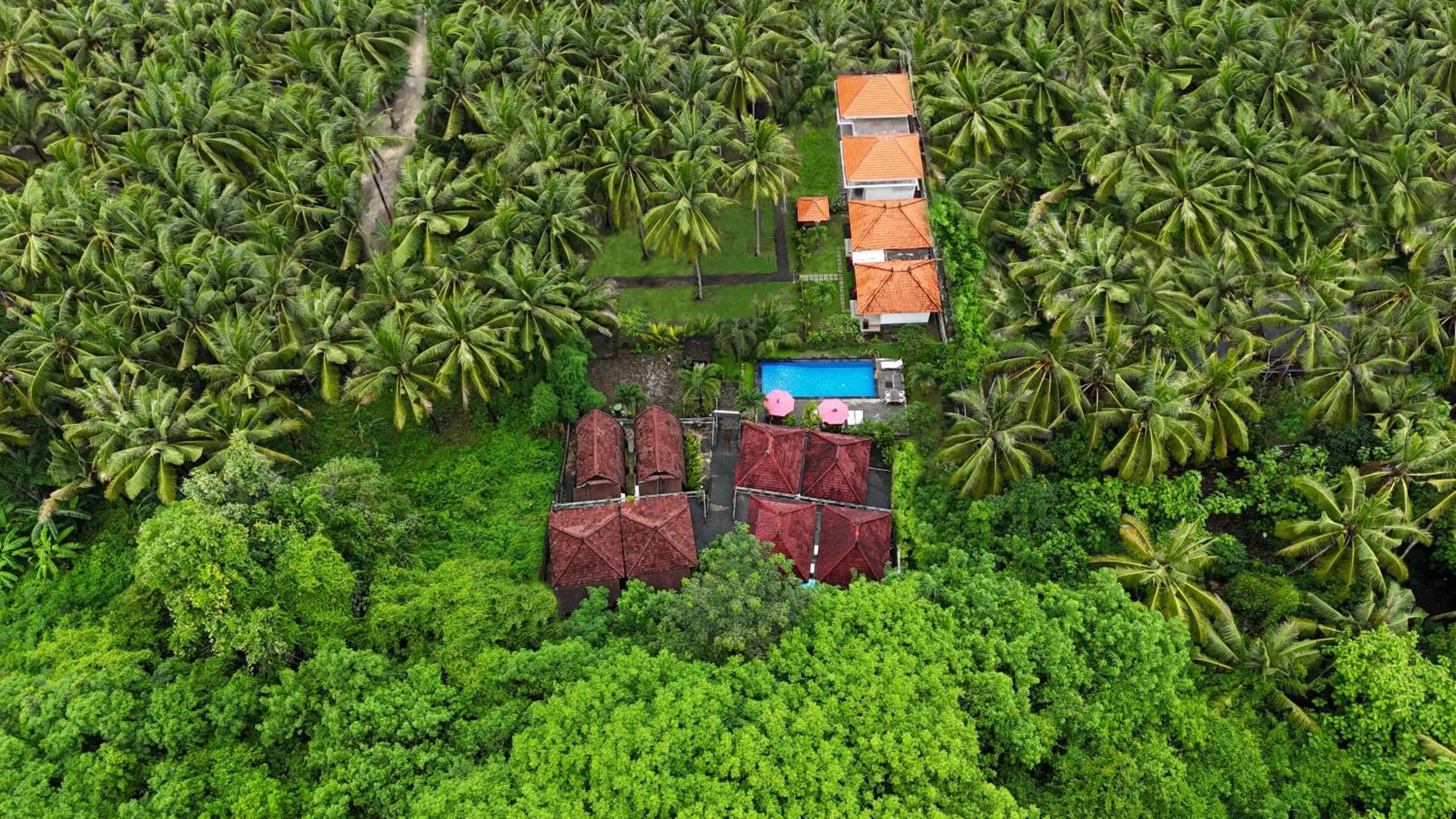 Property building in Coconut Hill Cottage