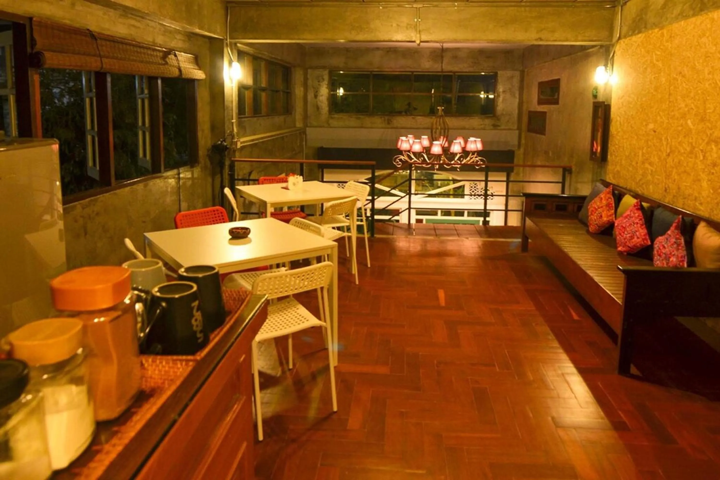 Restaurant/places to eat in Norn-Nanta House