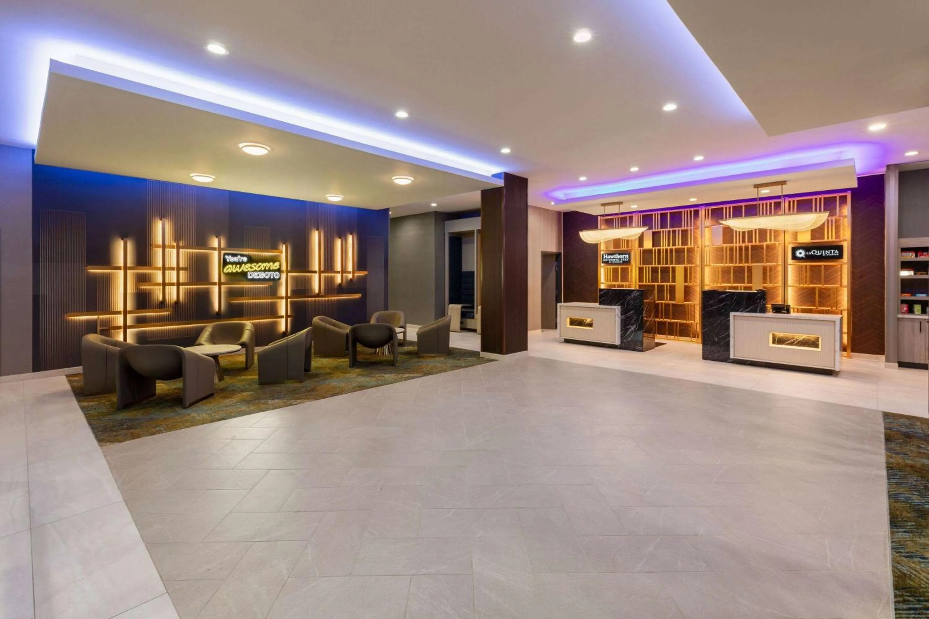 Lobby or reception in La Quinta Inn & Suites by Wyndham DeSoto