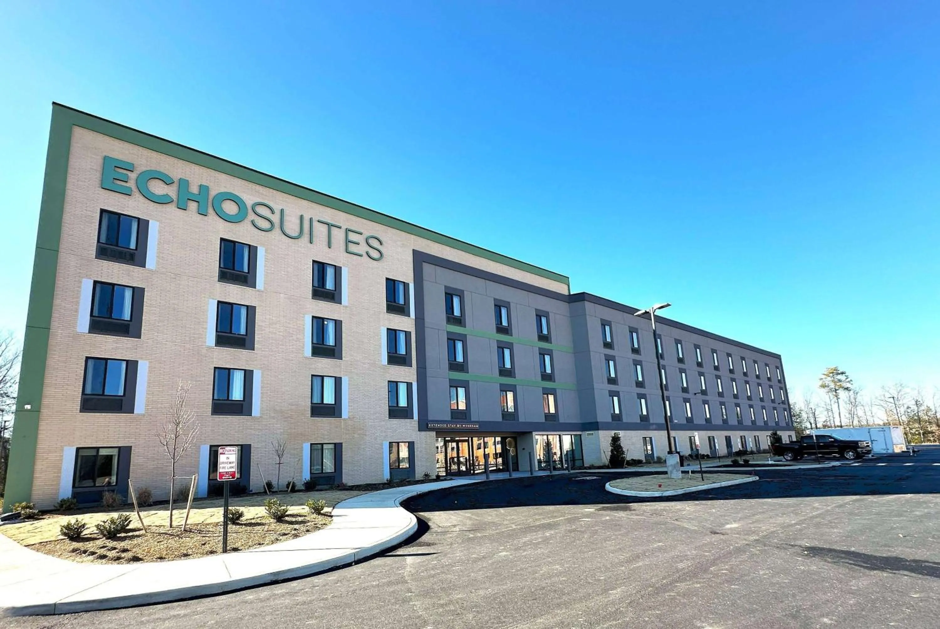 Property building in ECHO Suites Extended Stay by Wyndham Richmond West