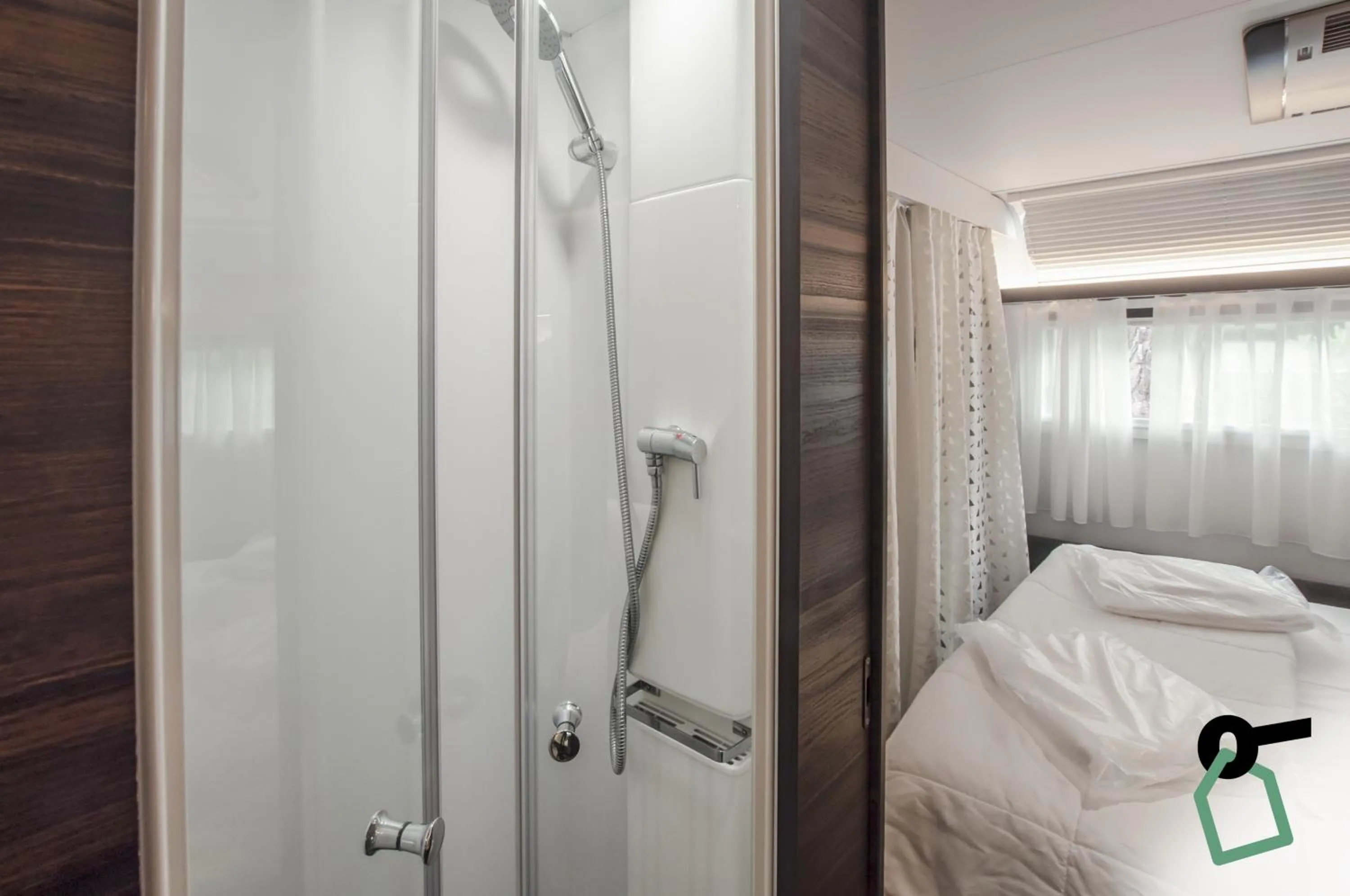 Bathroom, Bed in HOTIDAY Lodge Castiglione