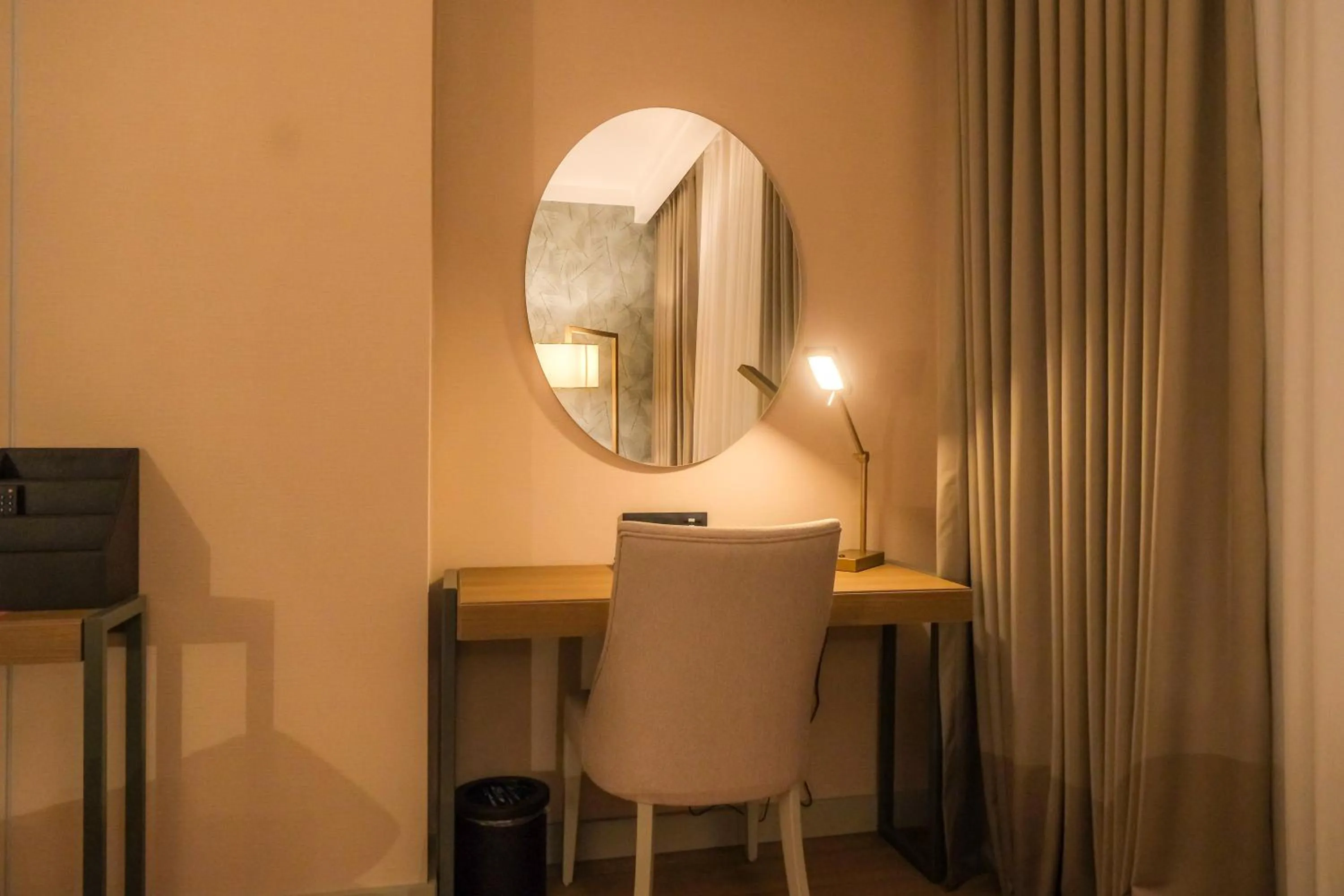 TV and multimedia in Ramada Encore by Wyndham Konya Karatay