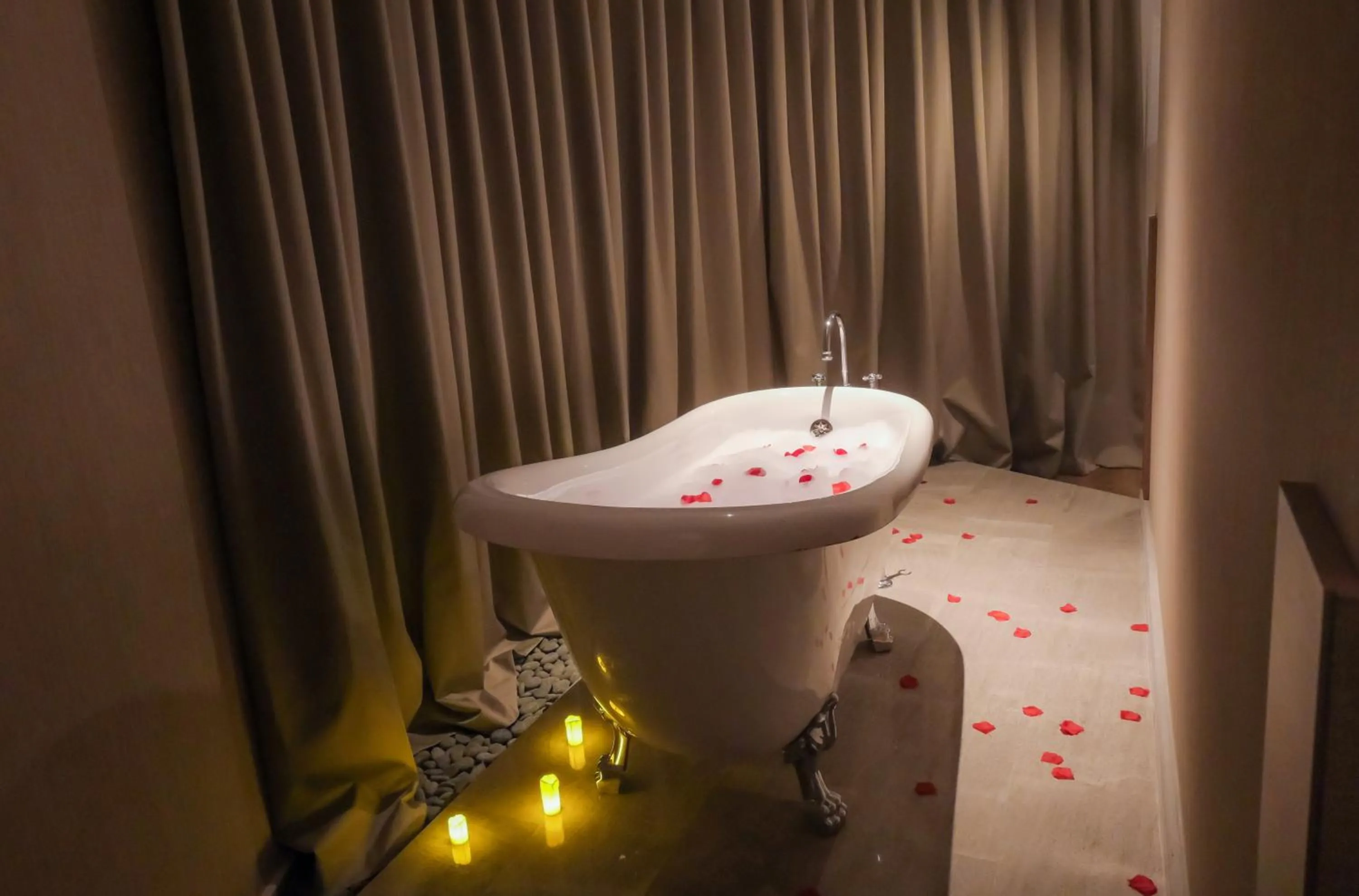 Bath in Ramada Encore by Wyndham Konya Karatay