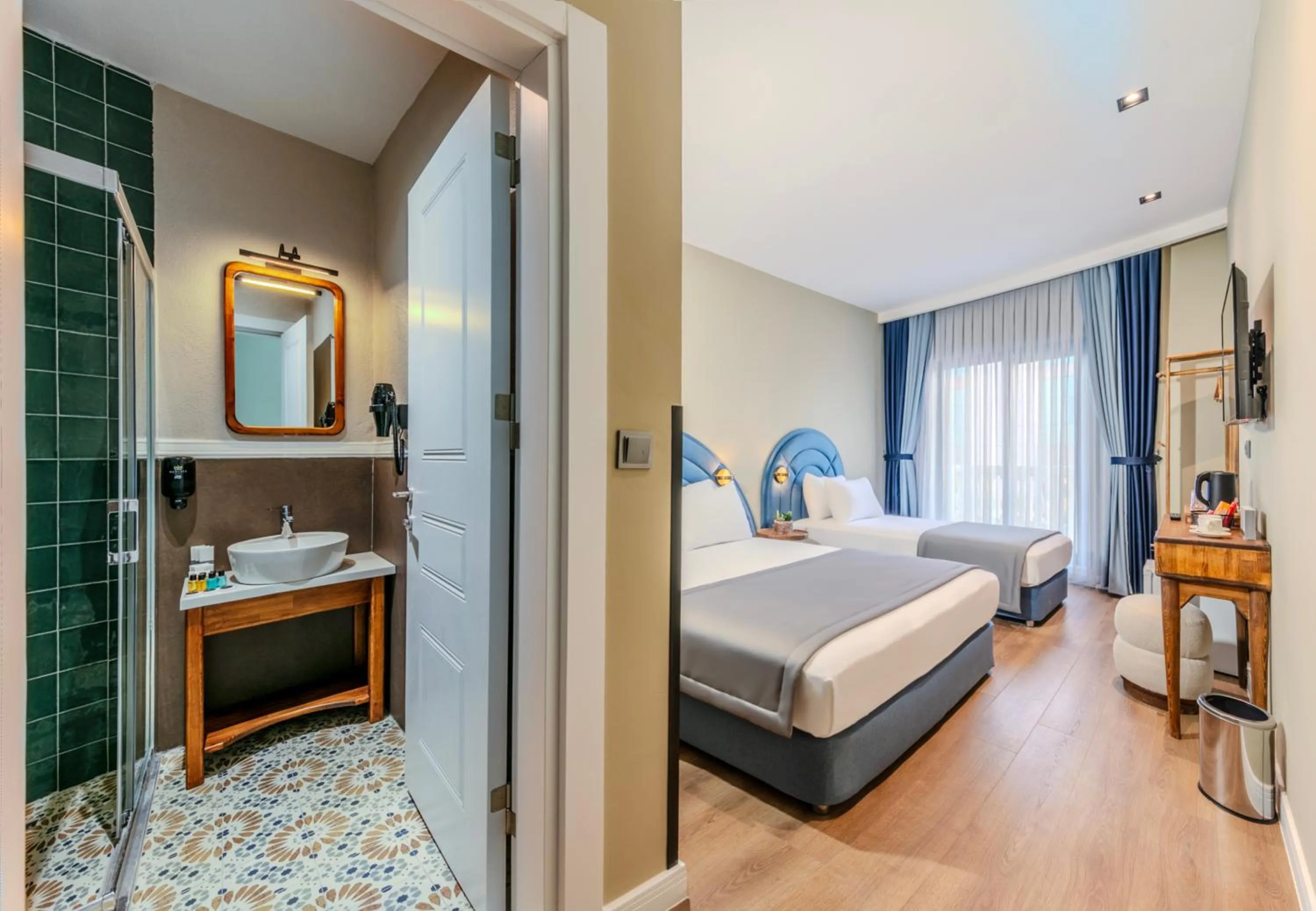 Bed in Nenessa Airport Hotel