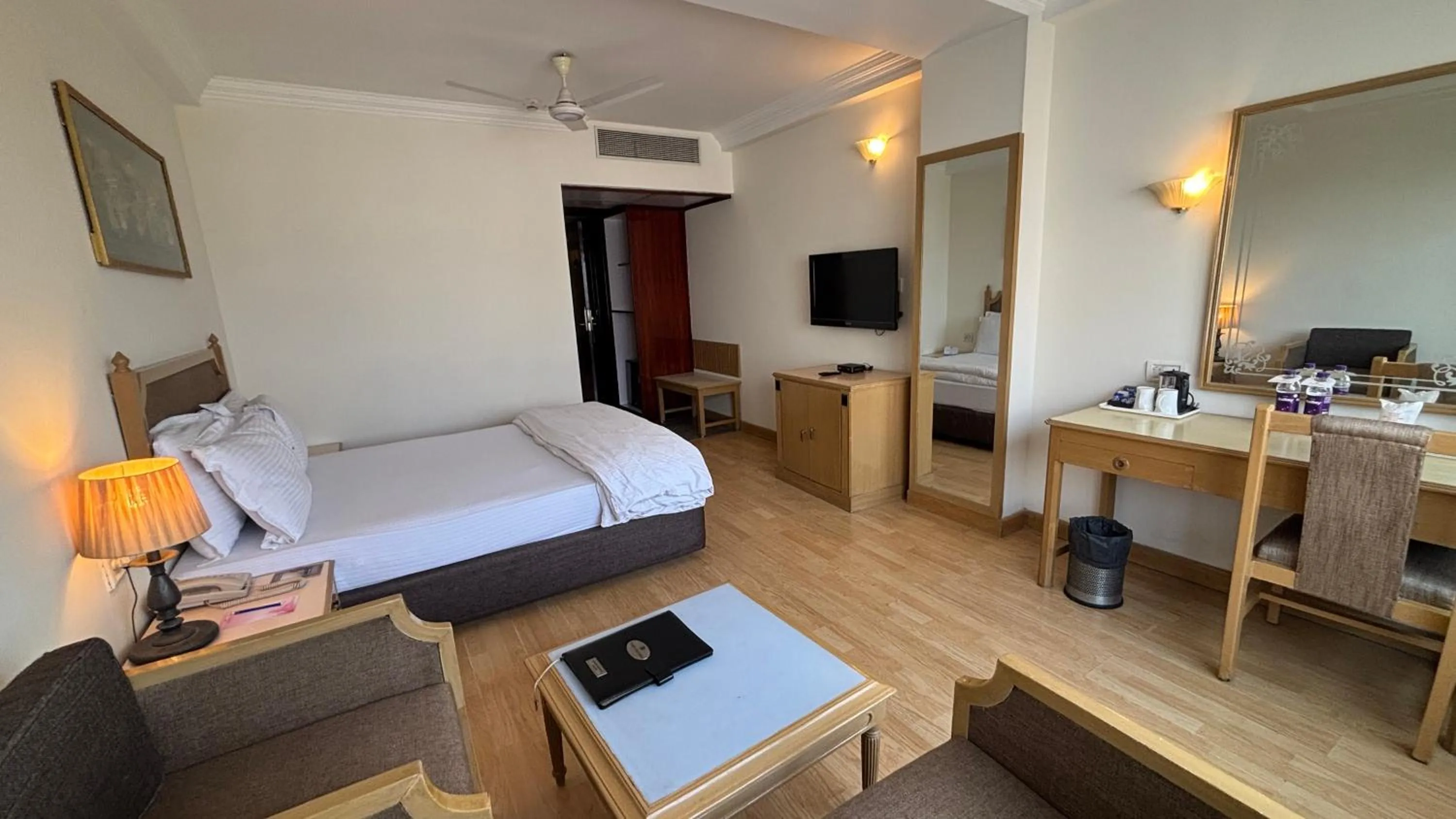 Bed in Chanakya Hotel, Patna