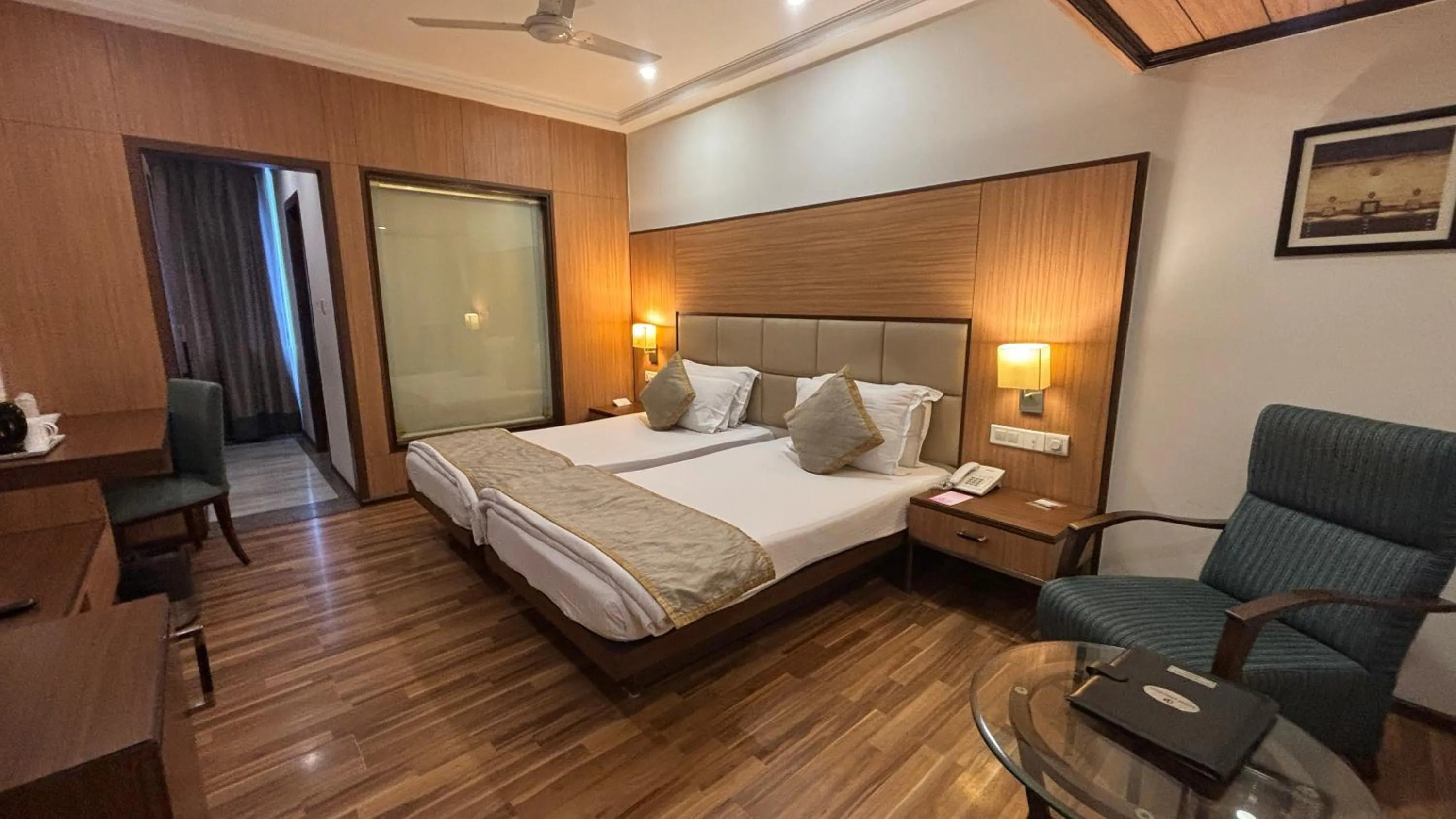 Bedroom, Bed in Chanakya Hotel, Patna