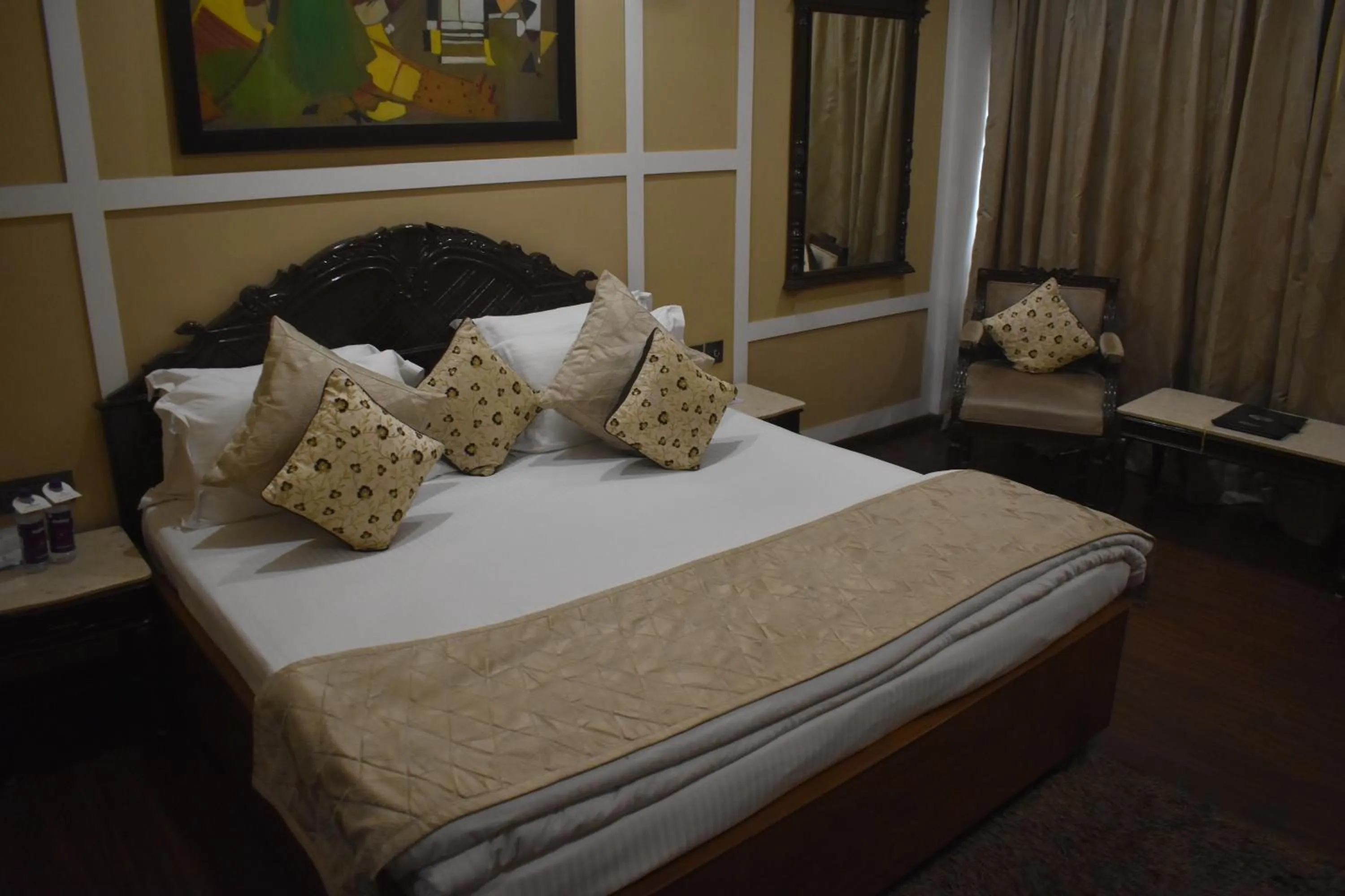 Bed in Chanakya Hotel, Patna