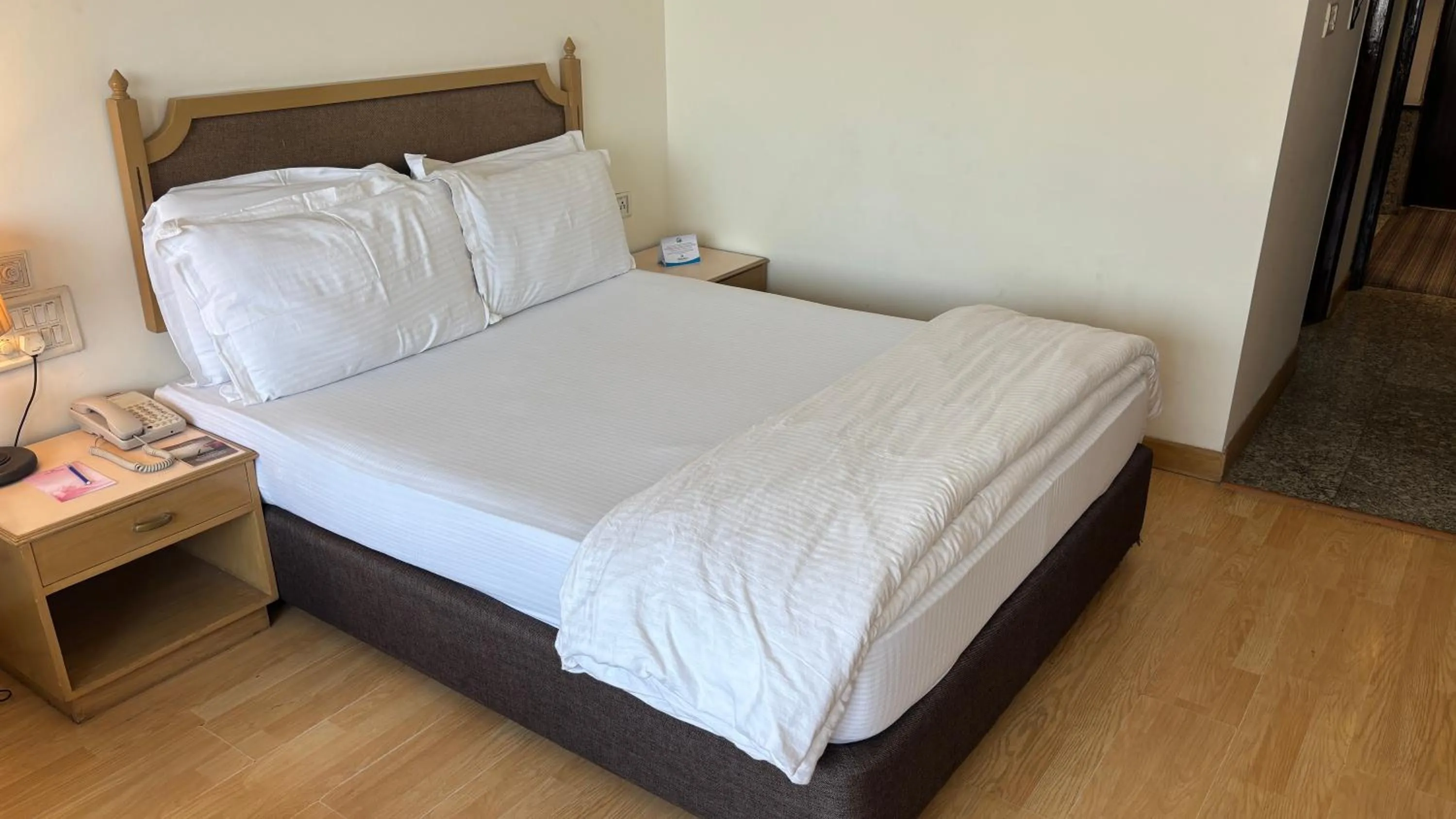 Bedroom, Bed in Chanakya Hotel, Patna