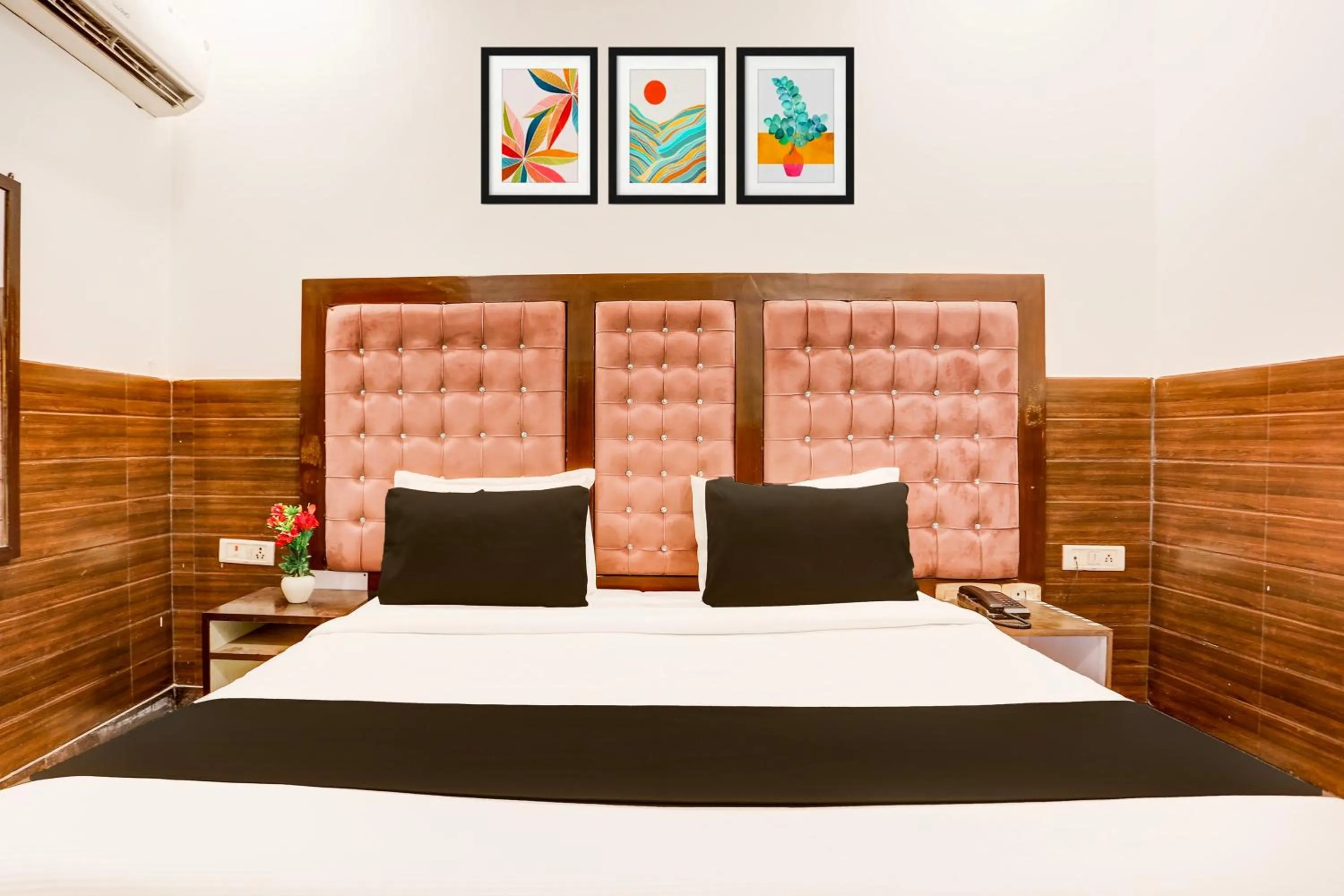 Bedroom, Bed in Collection O Mahipalpur Near Airport Formerly Jindal Palace