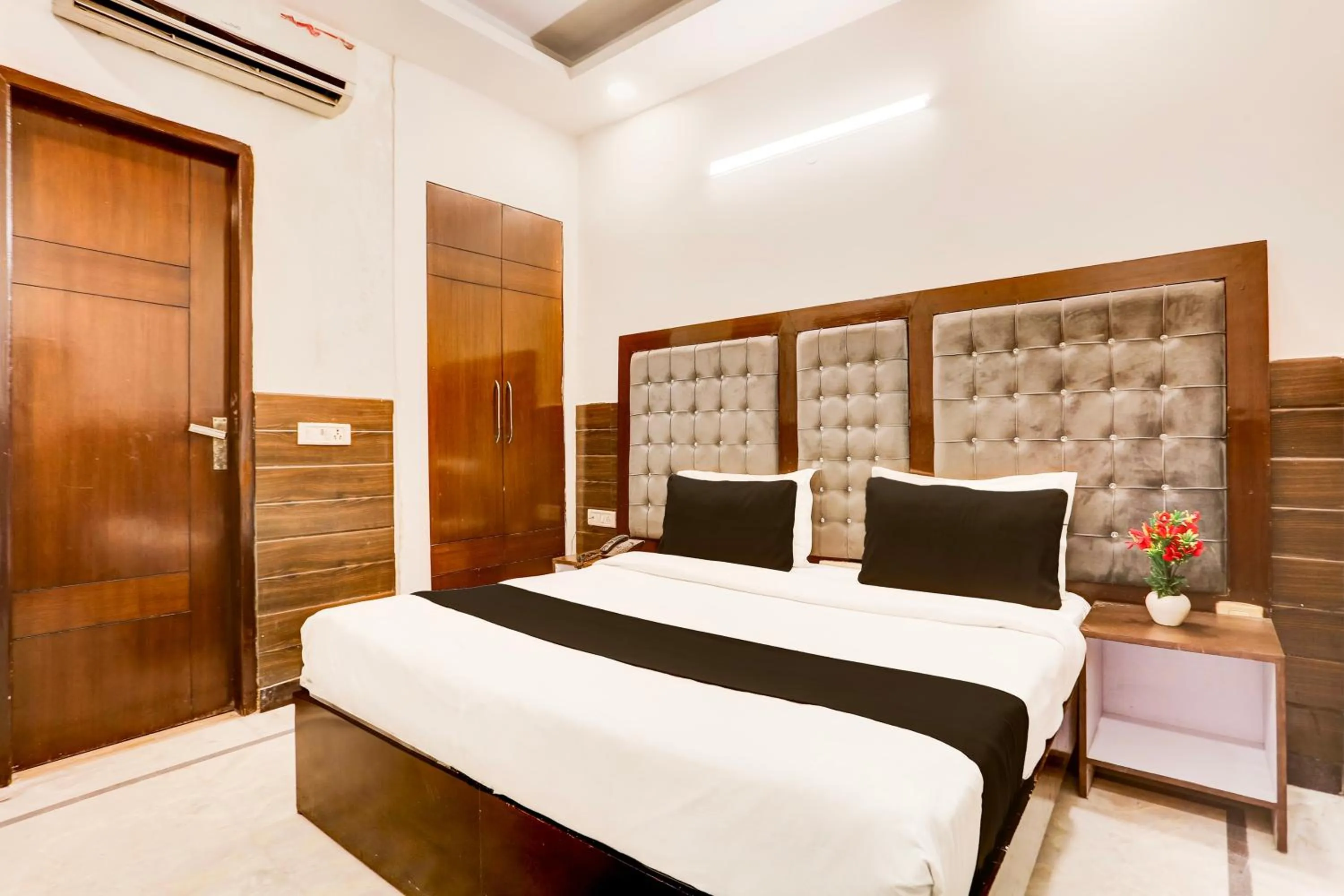 Bedroom, Bed in Collection O Mahipalpur Near Airport Formerly Jindal Palace