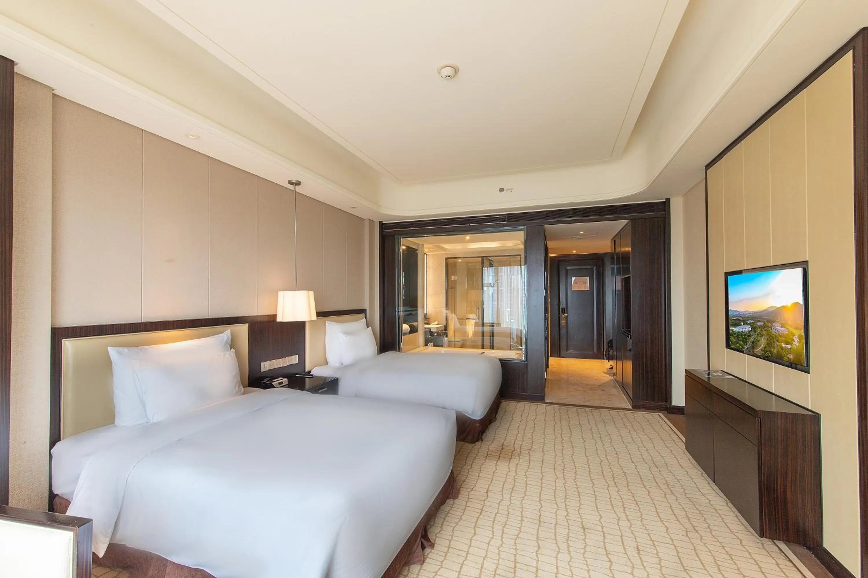 Bed in Junluxe Hotel Guangzhou Zengcheng-Free Shuttle Bus For Canton Fair