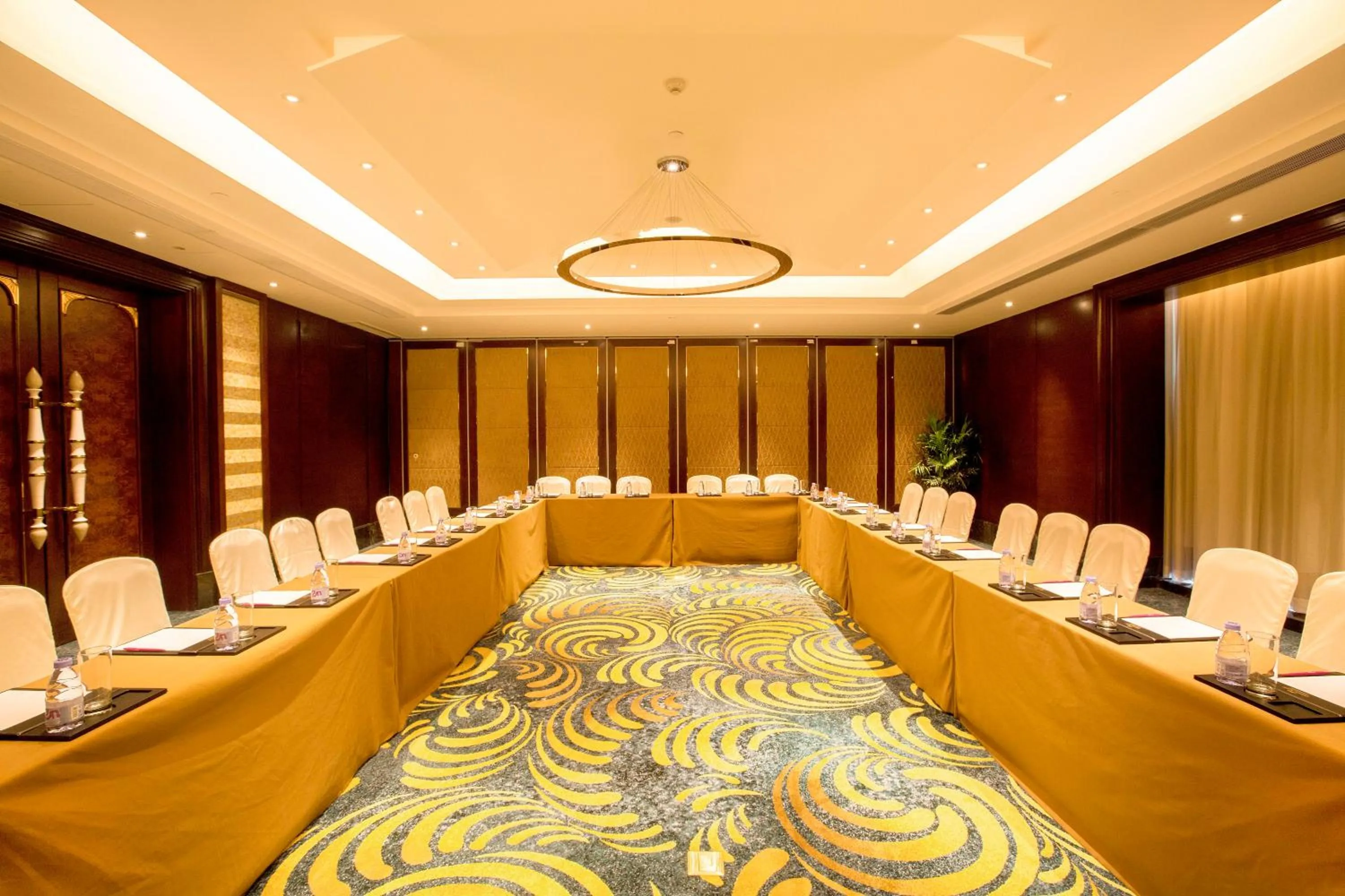 Meeting/conference room in Junluxe Hotel Guangzhou Zengcheng-Free Shuttle Bus For Canton Fair