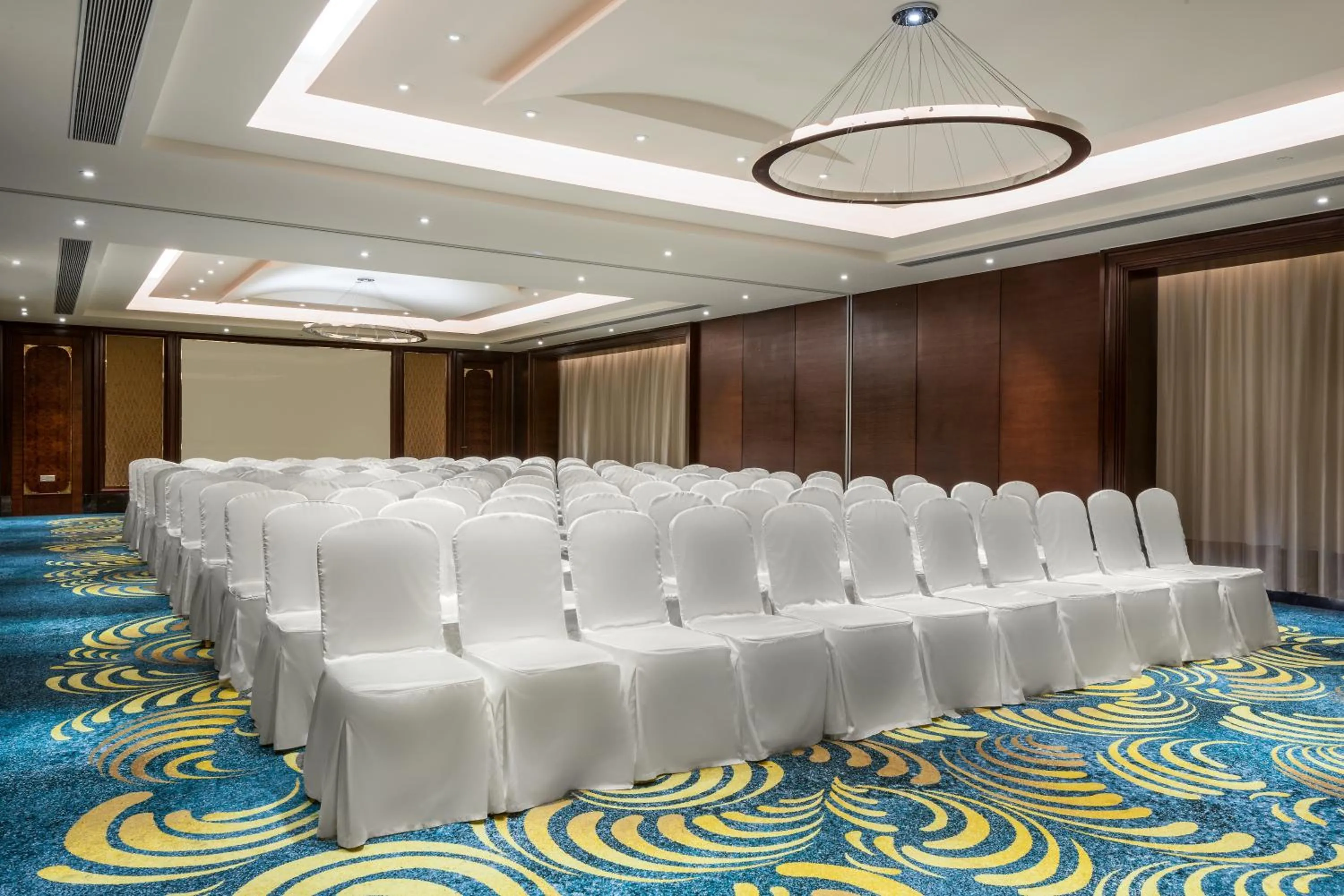 Meeting/conference room in Junluxe Hotel Guangzhou Zengcheng-Free Shuttle Bus For Canton Fair