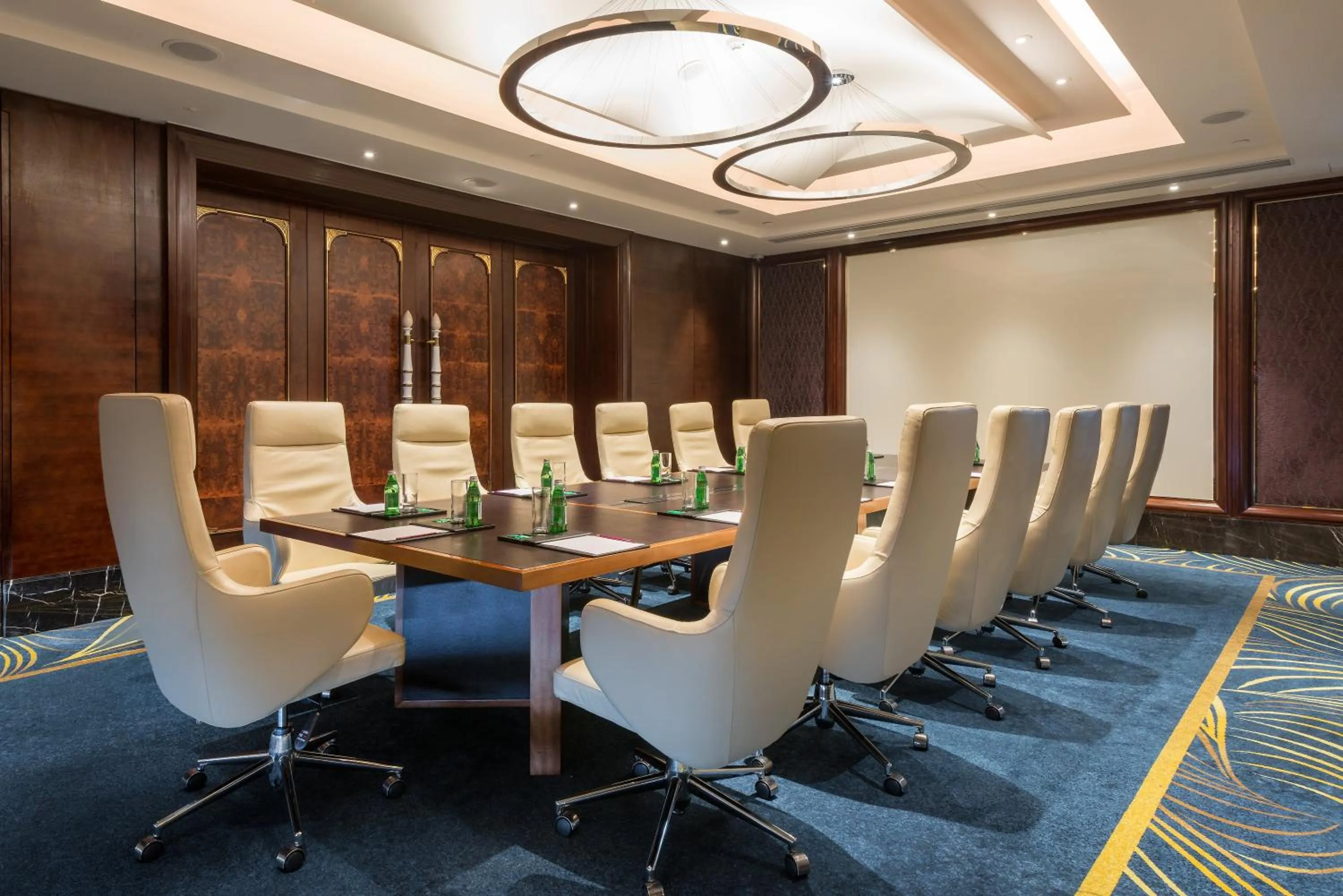 Meeting/conference room in Junluxe Hotel Guangzhou Zengcheng-Free Shuttle Bus For Canton Fair
