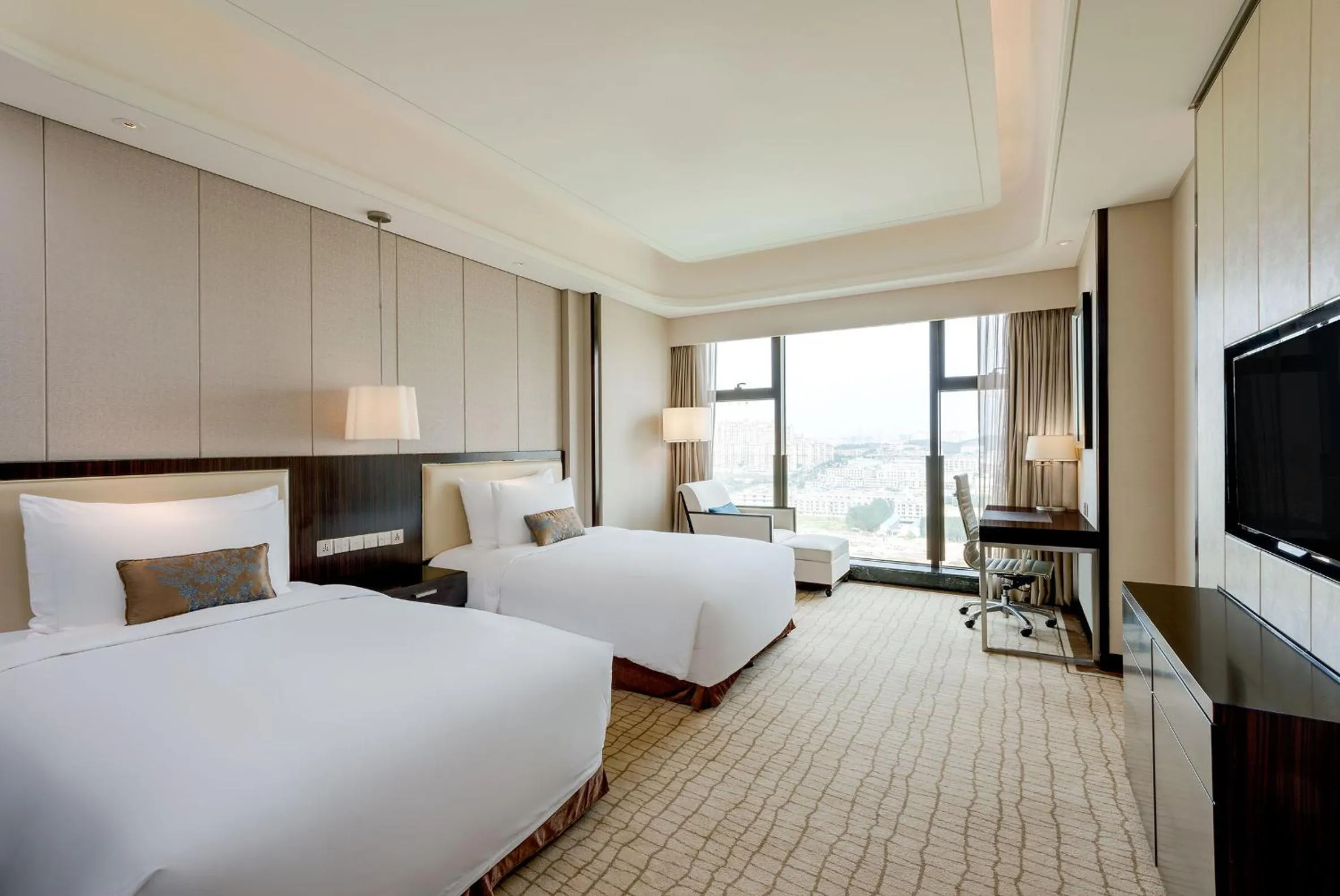 Property building, Bed in Junluxe Hotel Guangzhou Zengcheng-Free Shuttle Bus For Canton Fair
