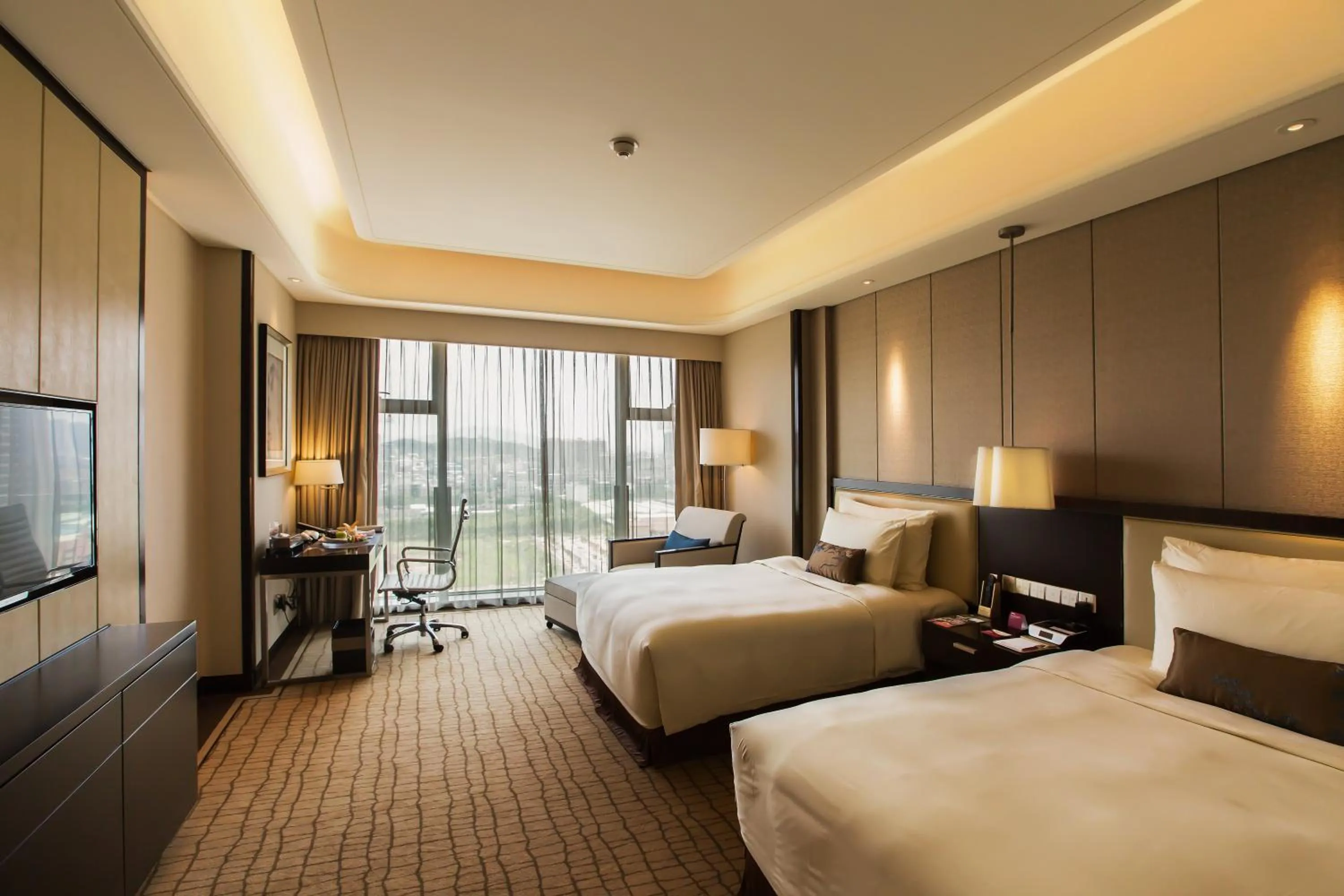Photo of the whole room, Bed in Junluxe Hotel Guangzhou Zengcheng-Free Shuttle Bus For Canton Fair
