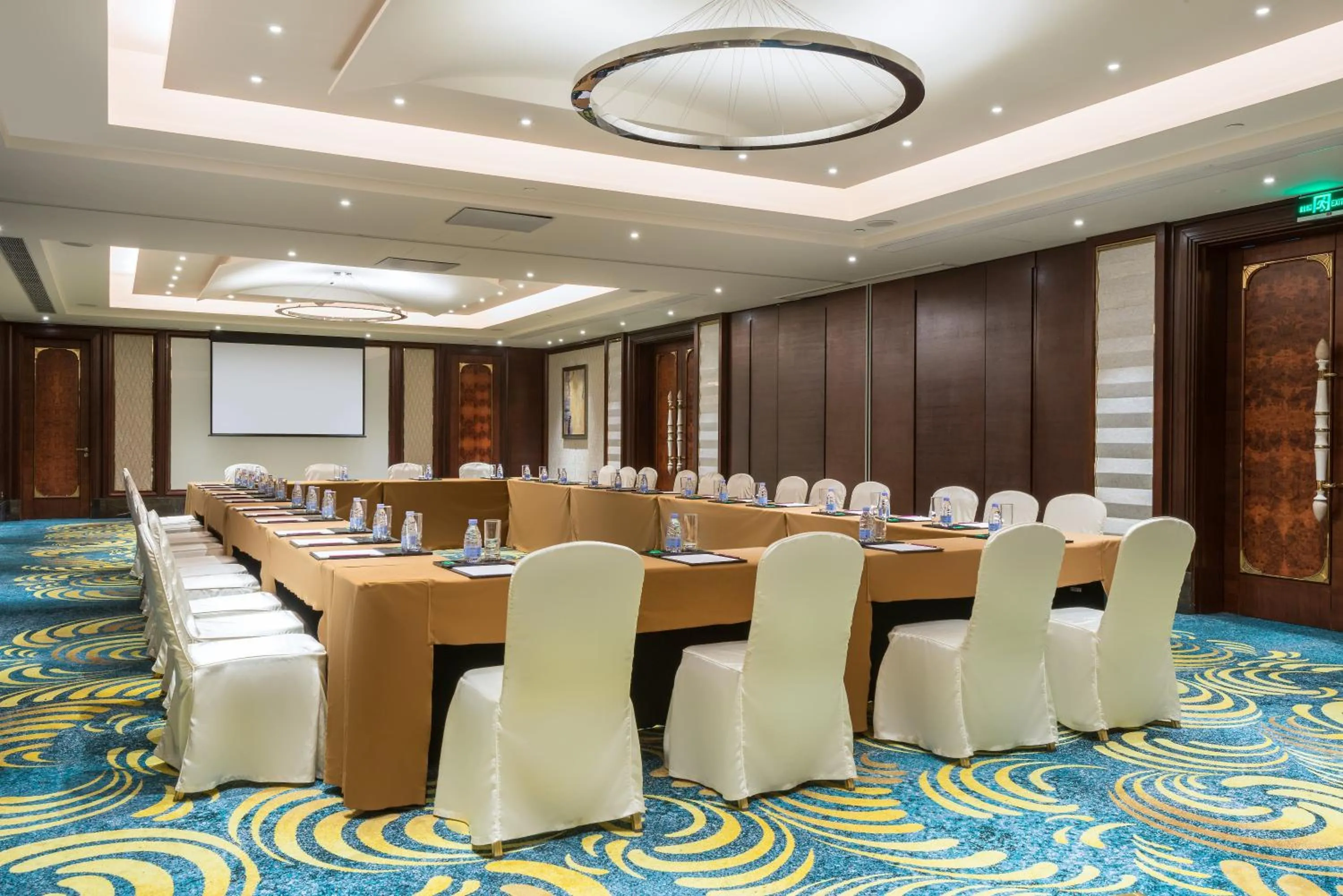 Meeting/conference room in Junluxe Hotel Guangzhou Zengcheng-Free Shuttle Bus For Canton Fair