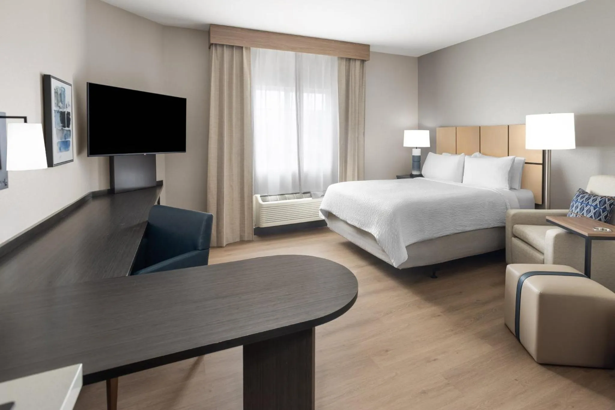 Photo of the whole room, Bed in Candlewood Suites Fort Campbell - Oak Grove by IHG