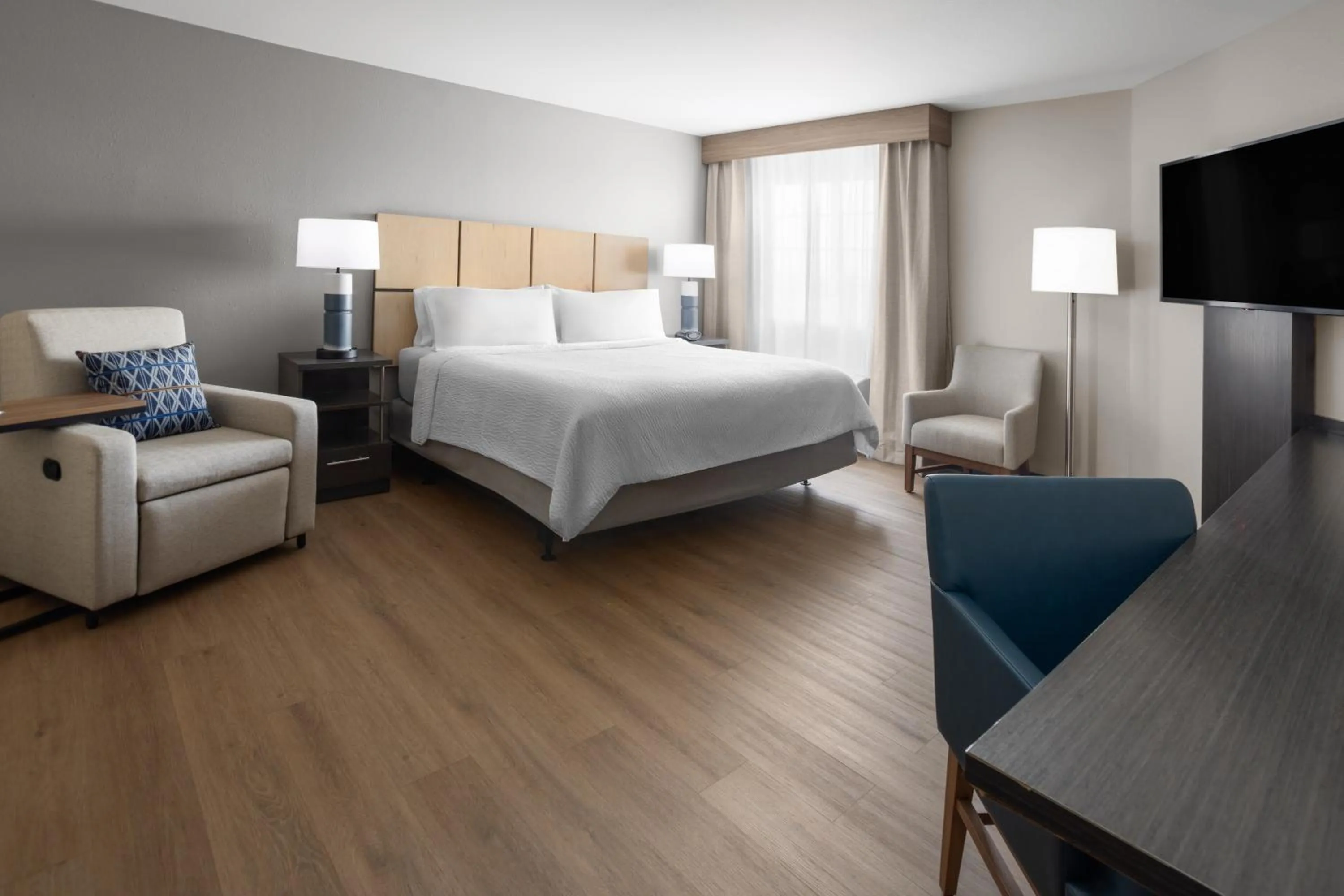 Bed in Candlewood Suites Fort Campbell - Oak Grove by IHG