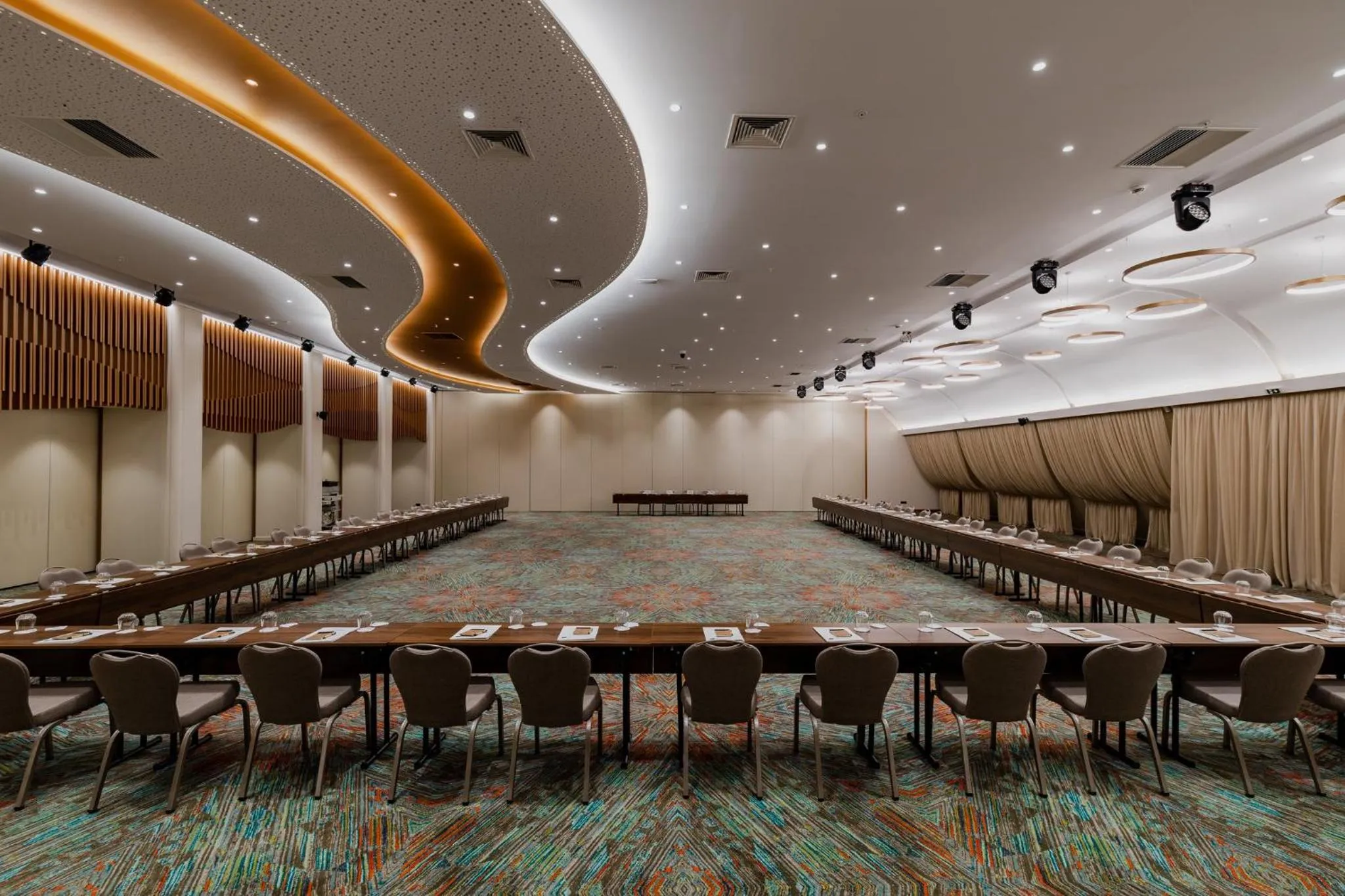 Meeting/conference room in Holiday Inn Skopje by IHG