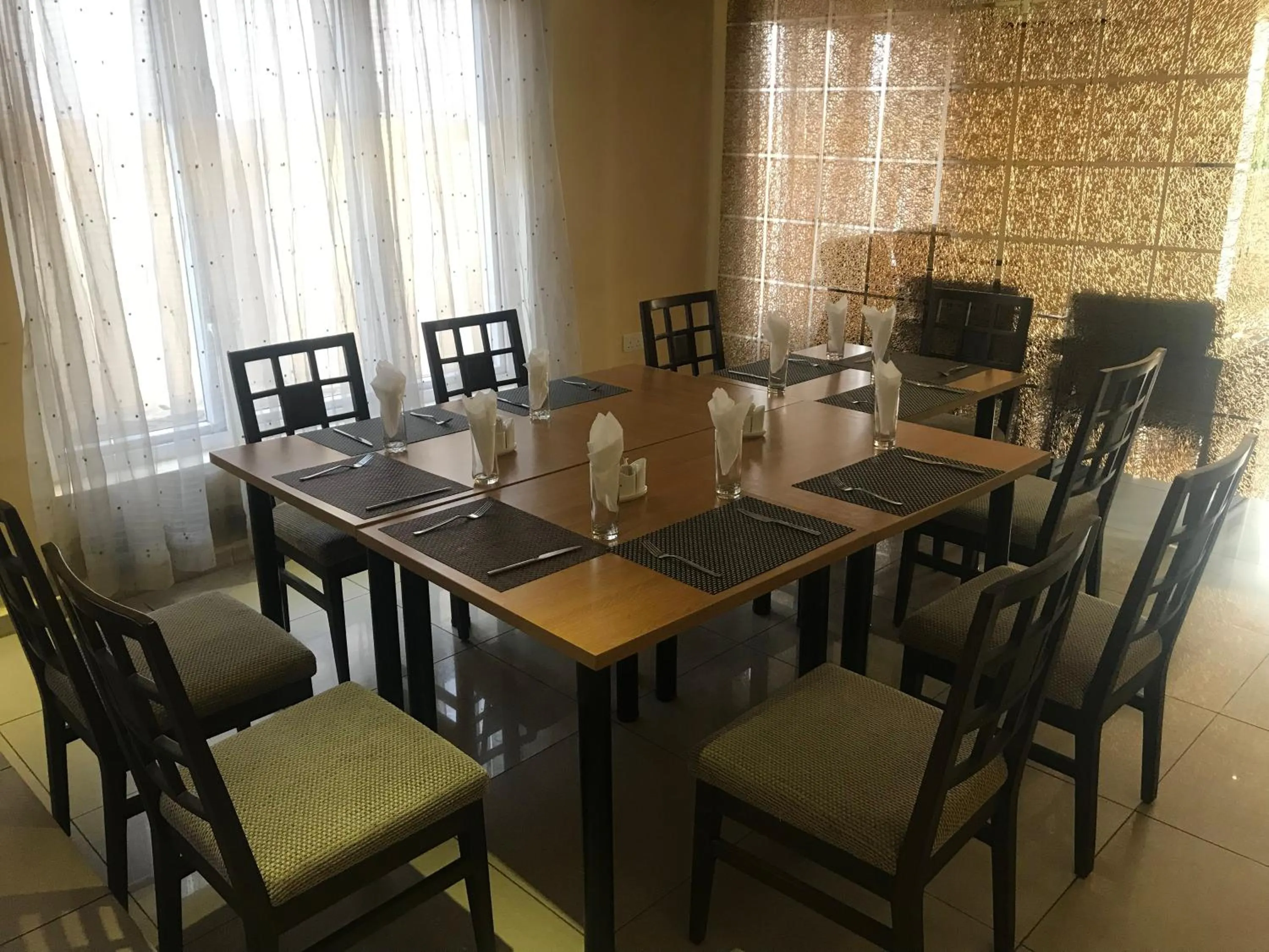 Restaurant/places to eat in Adis Hotels Ibadan
