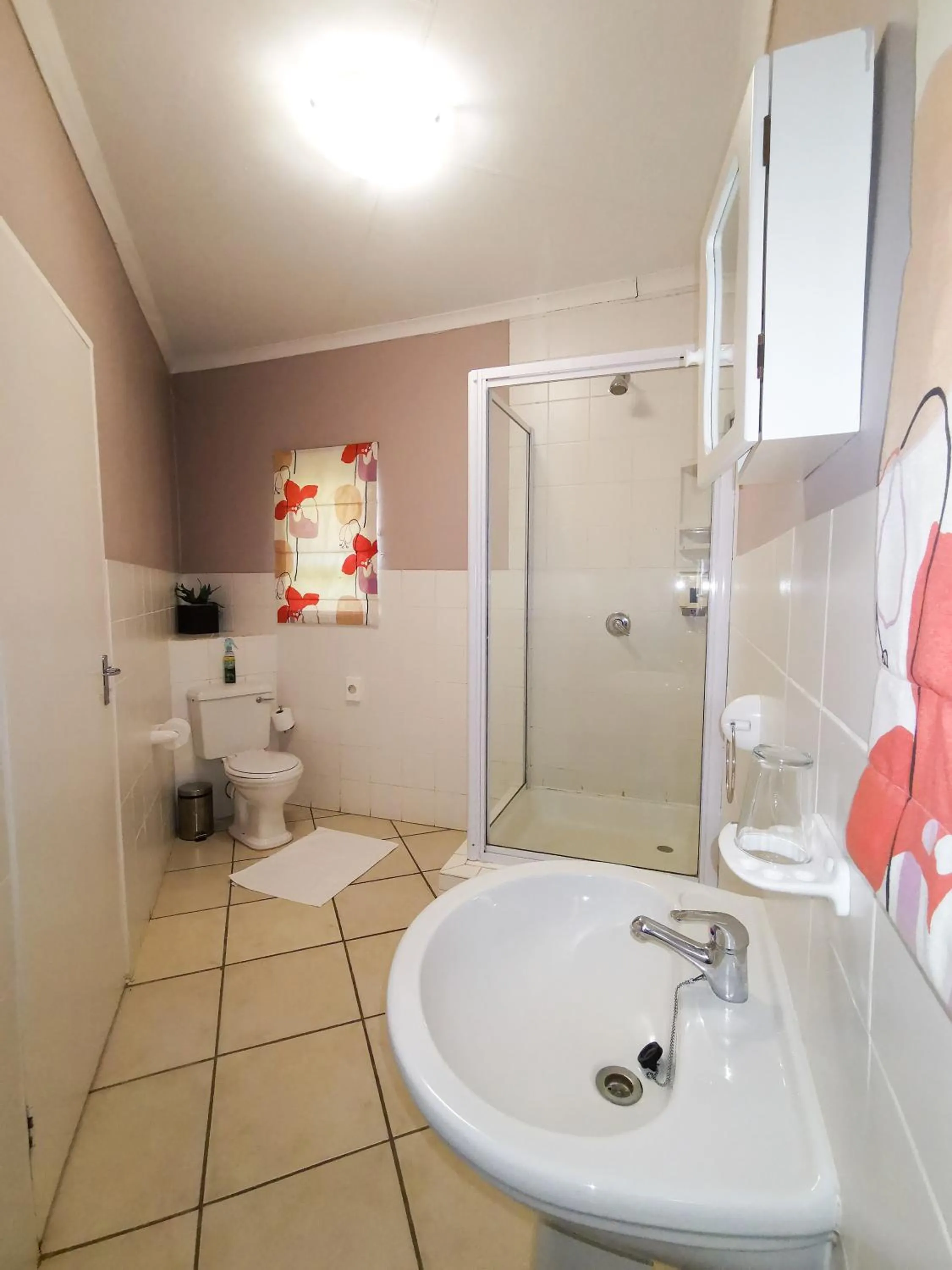 Bathroom in Loerie Guesthouse