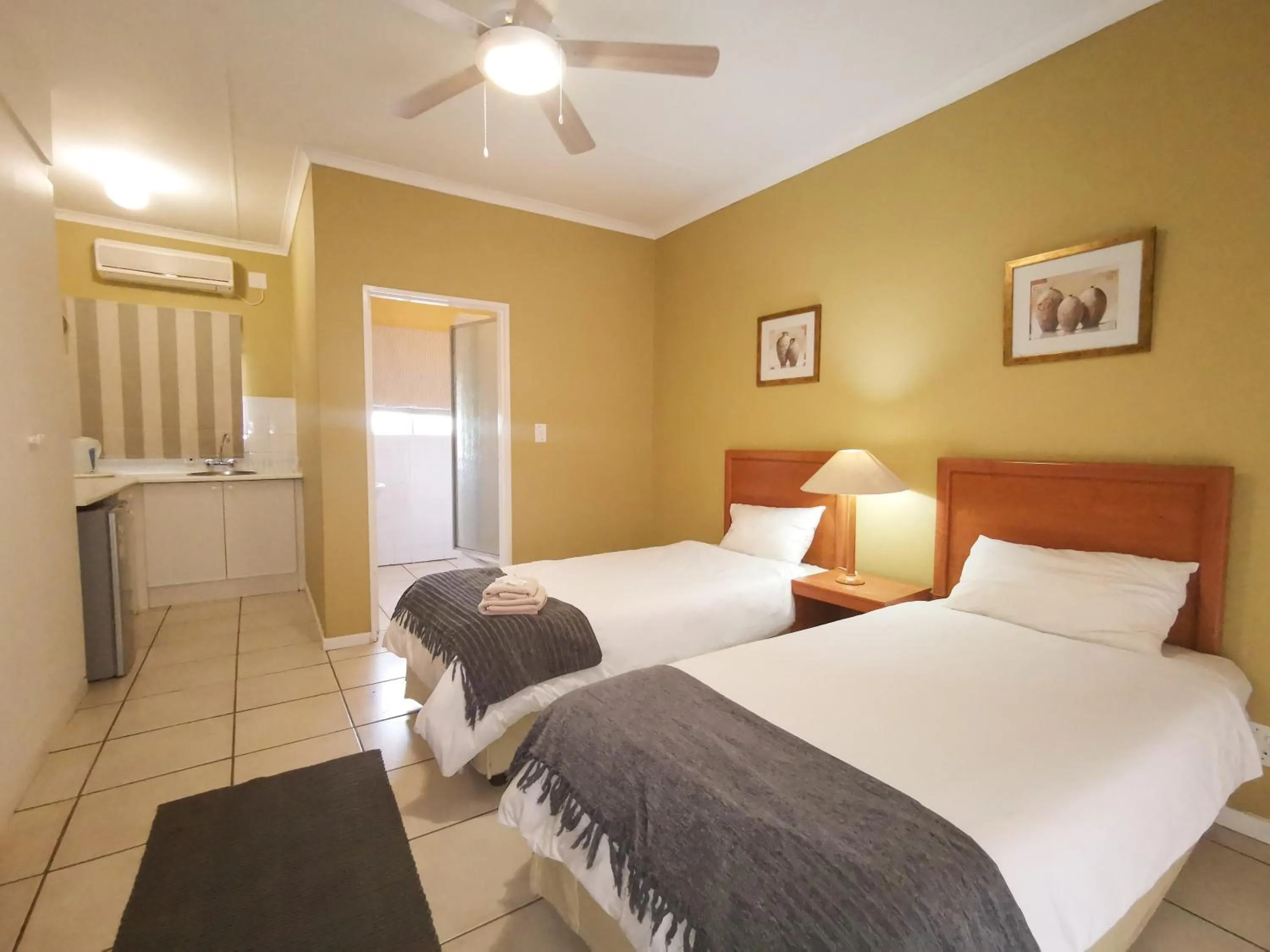 Bedroom, Bed in Loerie Guesthouse