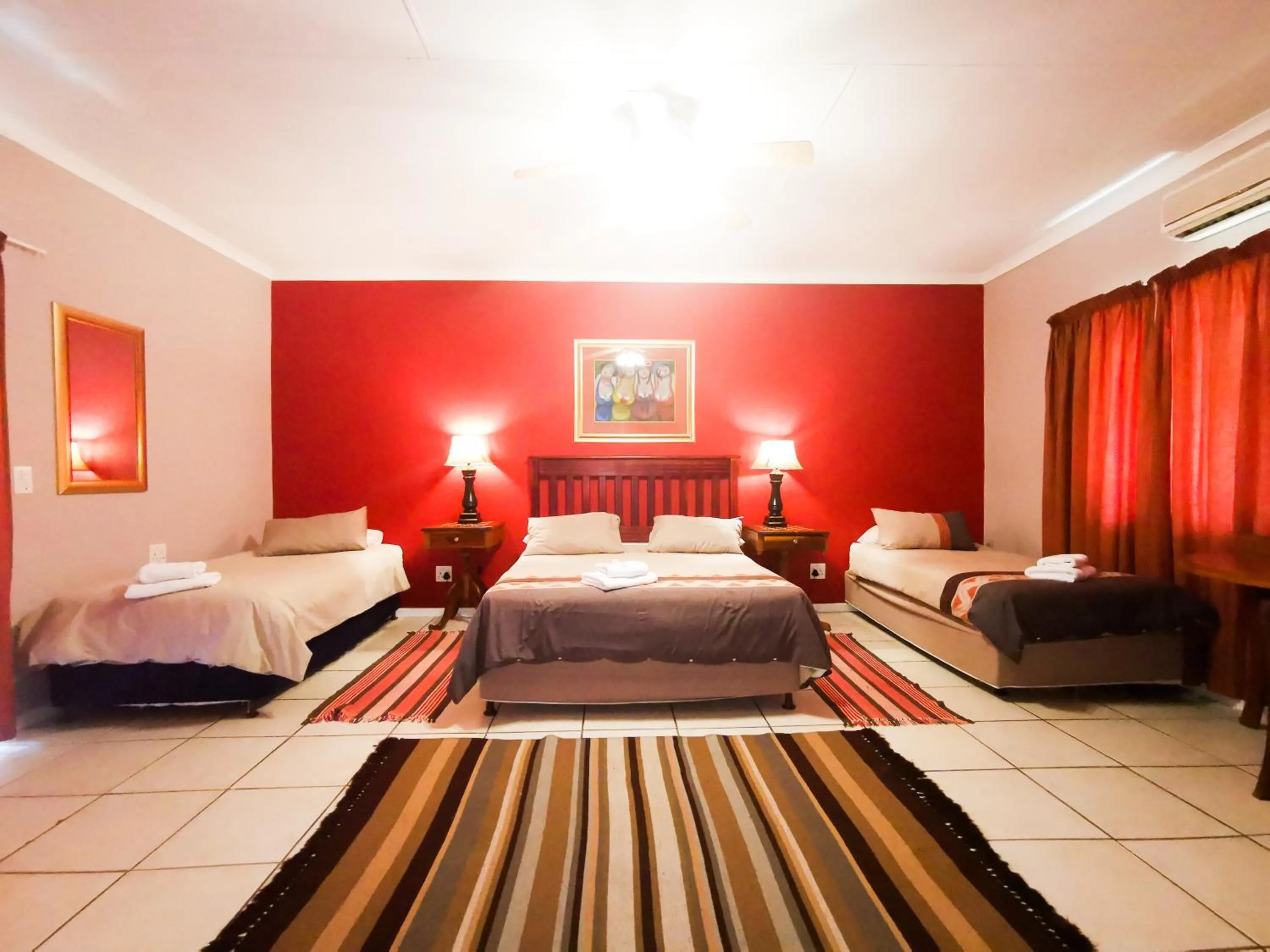 Bedroom, Bed in Loerie Guesthouse