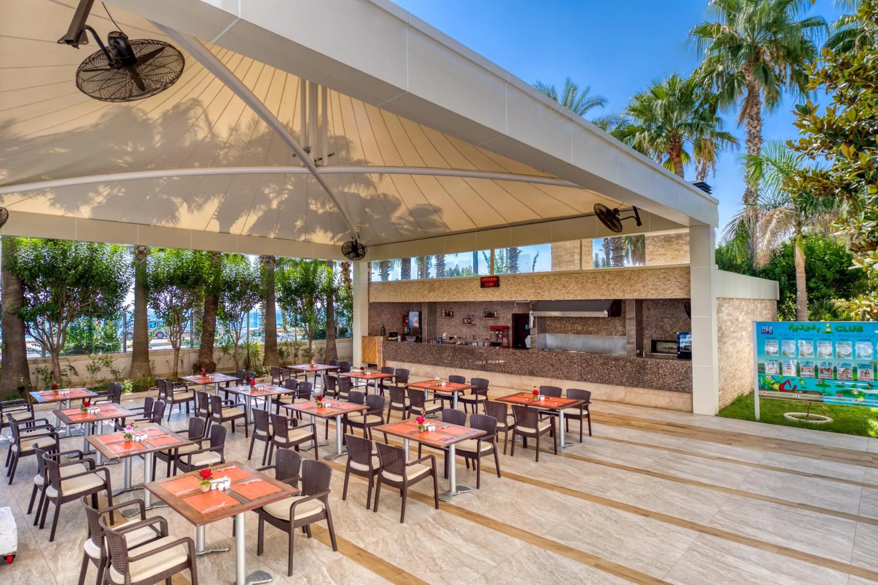 Restaurant/places to eat in Porto Bello Hotel Resort & Spa