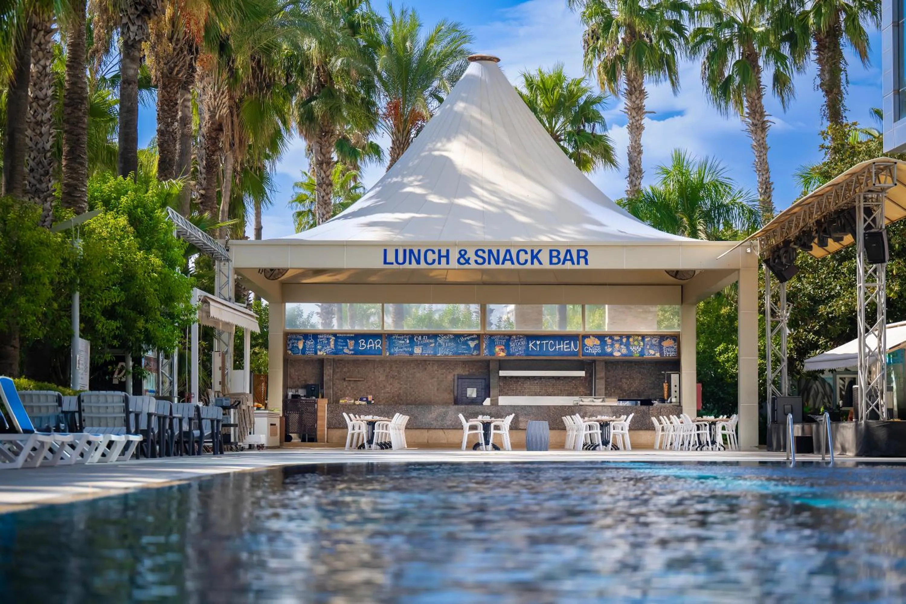 Restaurant/places to eat in Porto Bello Hotel Resort & Spa